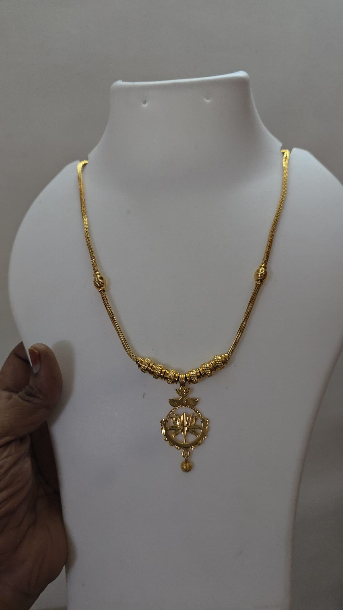 Premium foaming lotus 24 inches adjustable necklace