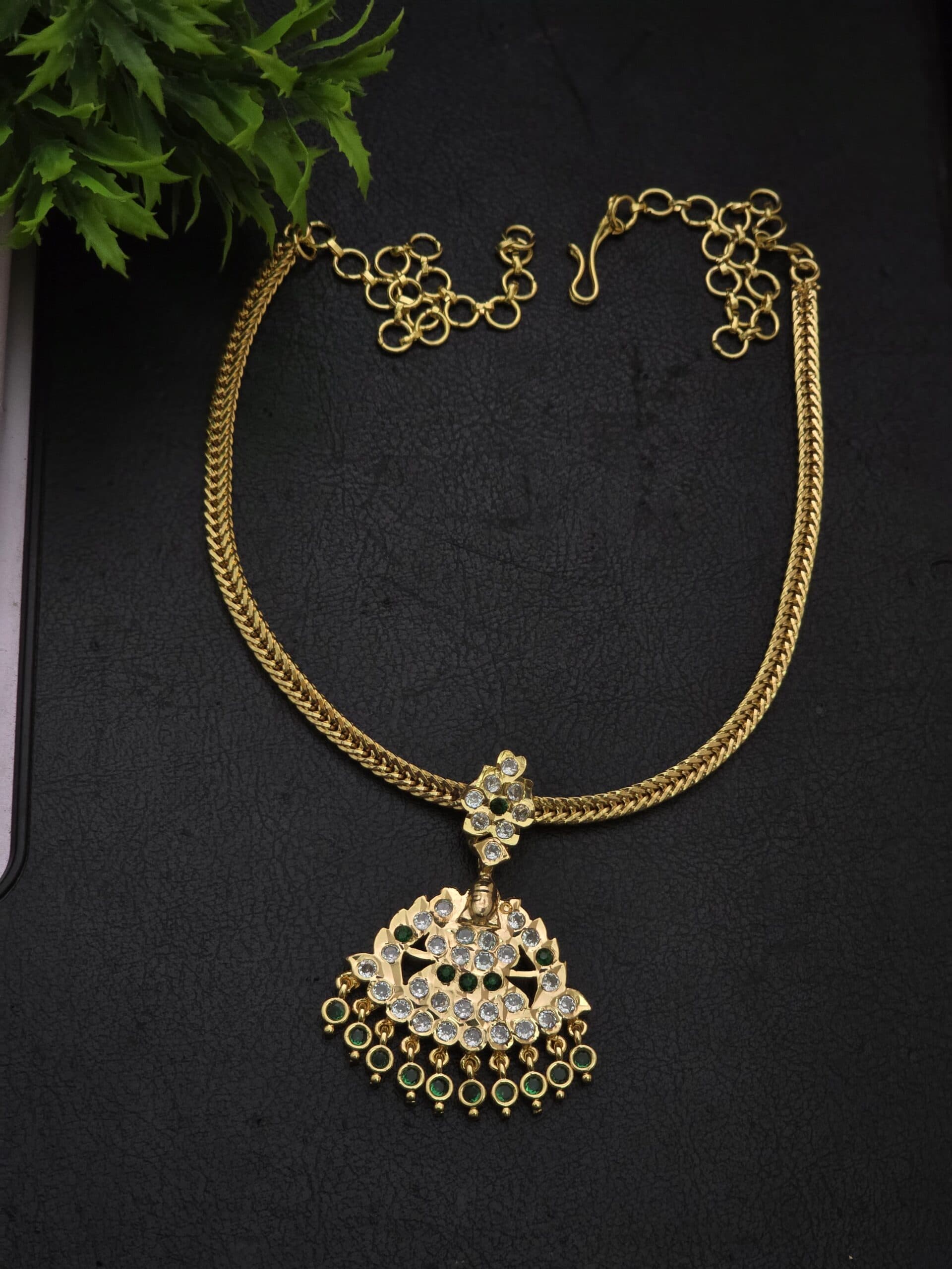 Premium Impon emerald ad attigai