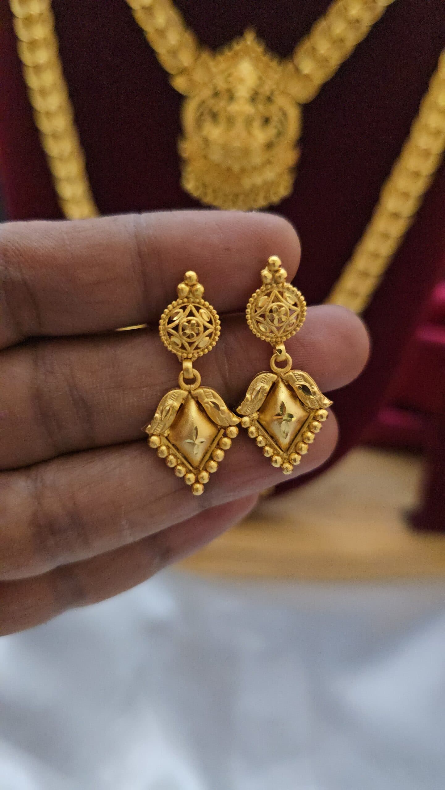 Premium Foaming Leaf type earing