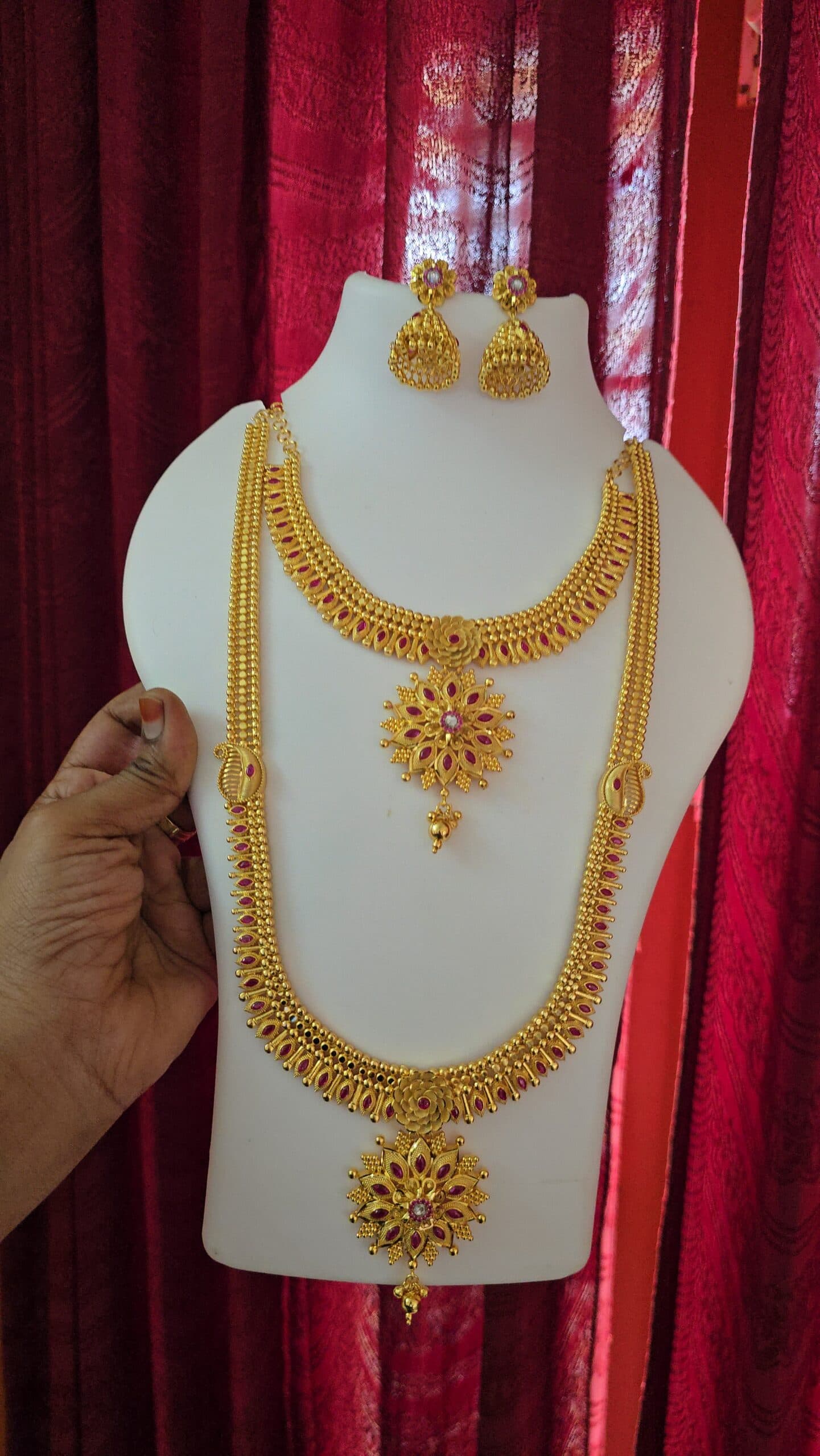 Premium foaming Full ruby wedding combo comes necklace and haram