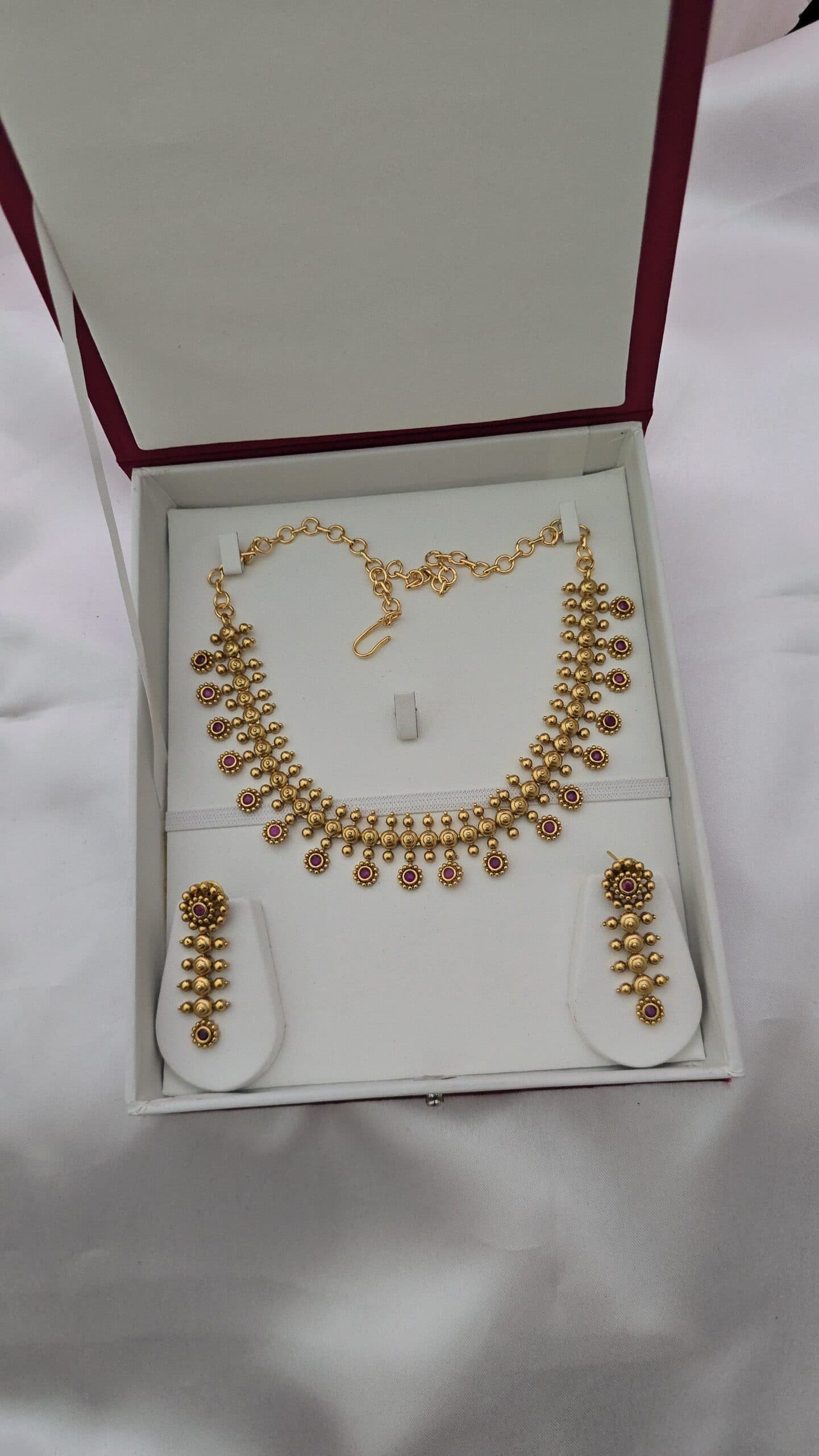 Premium Matt Ruby kemp necklace with stud