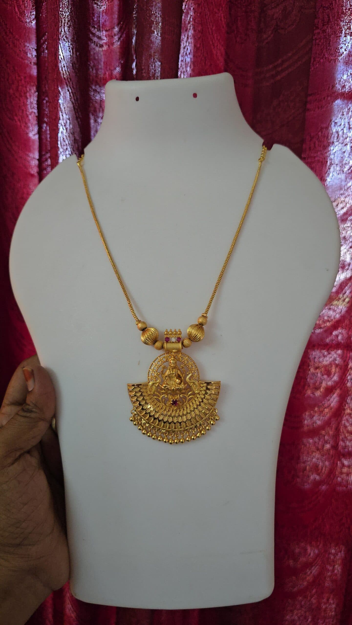 Premium quality foaming nagas necklace
