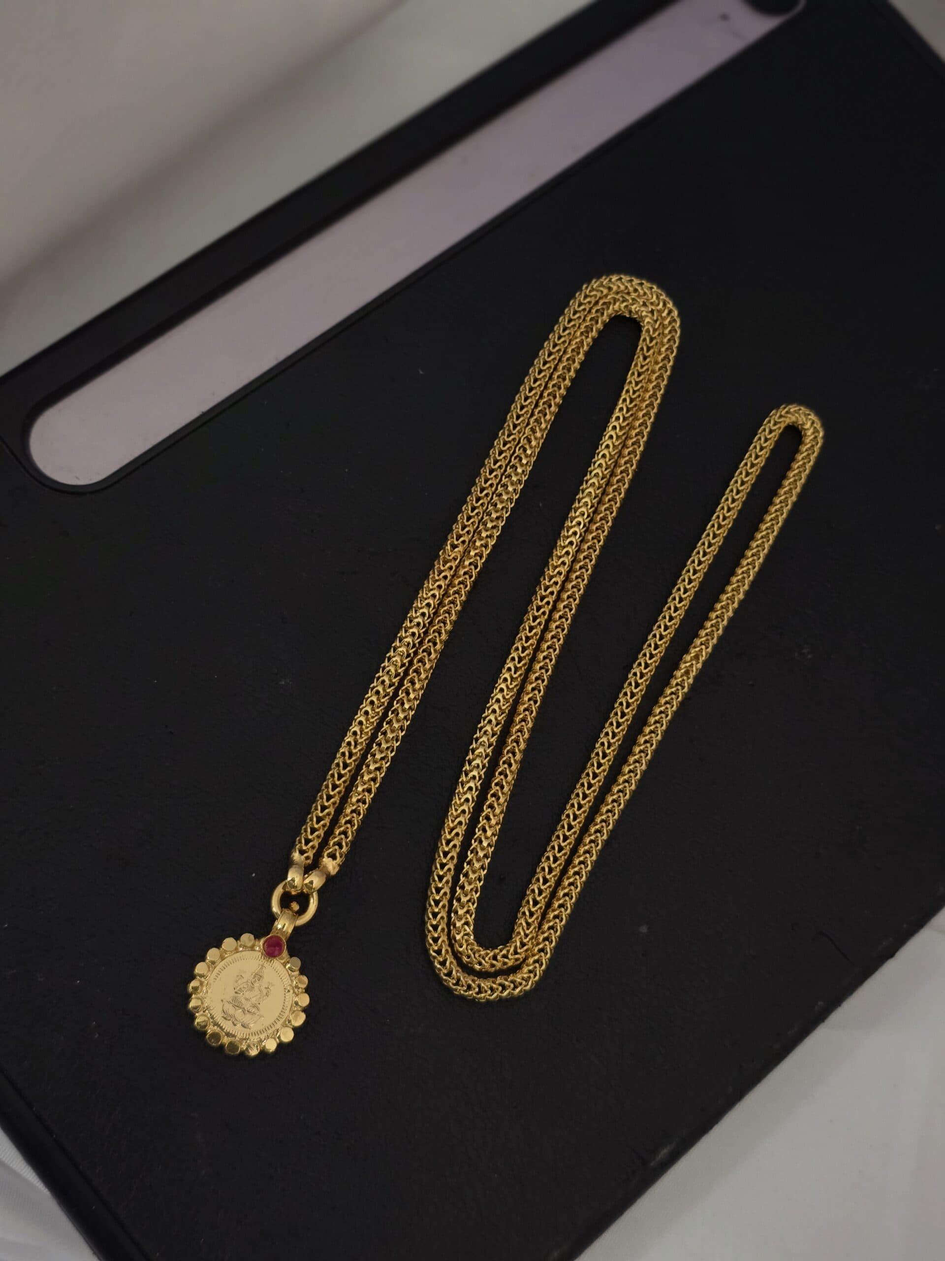 Premium foaming 32 inches stone lakshmi coin dollar chain