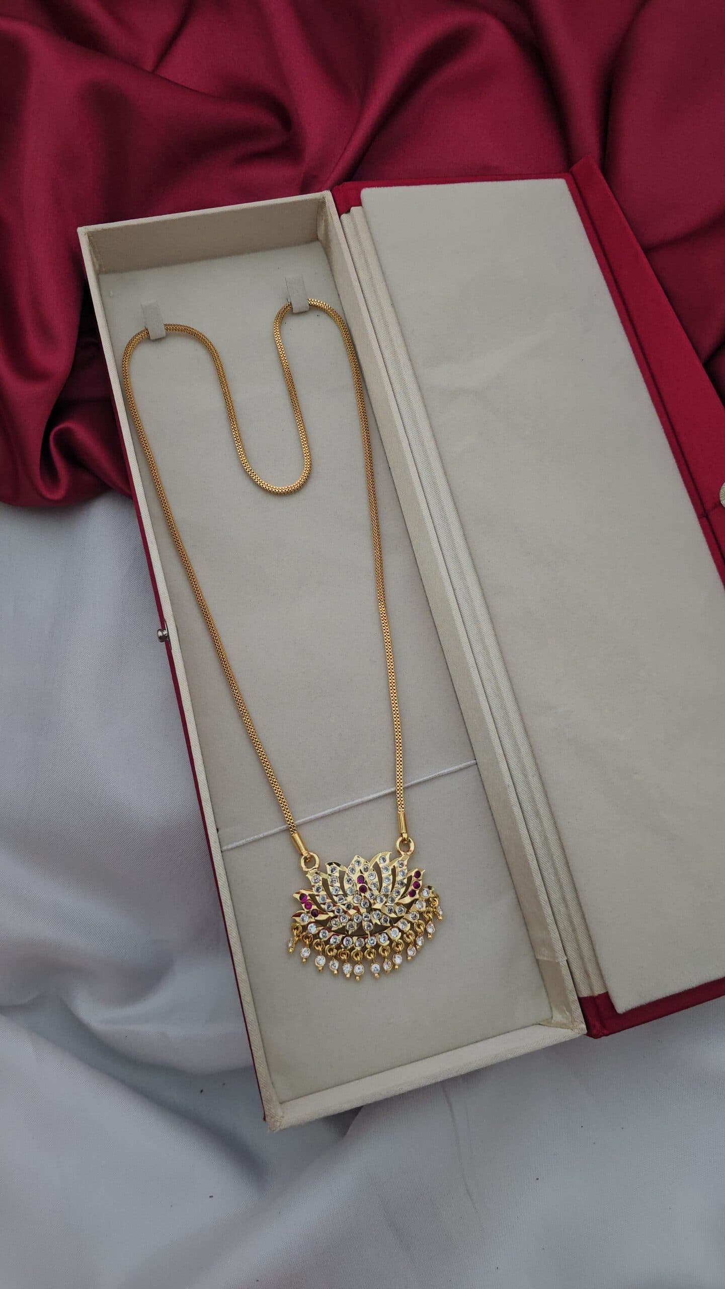 Premium impon lotus 28 inches dollar chain Premium impon lotus 28 inches dollar chain