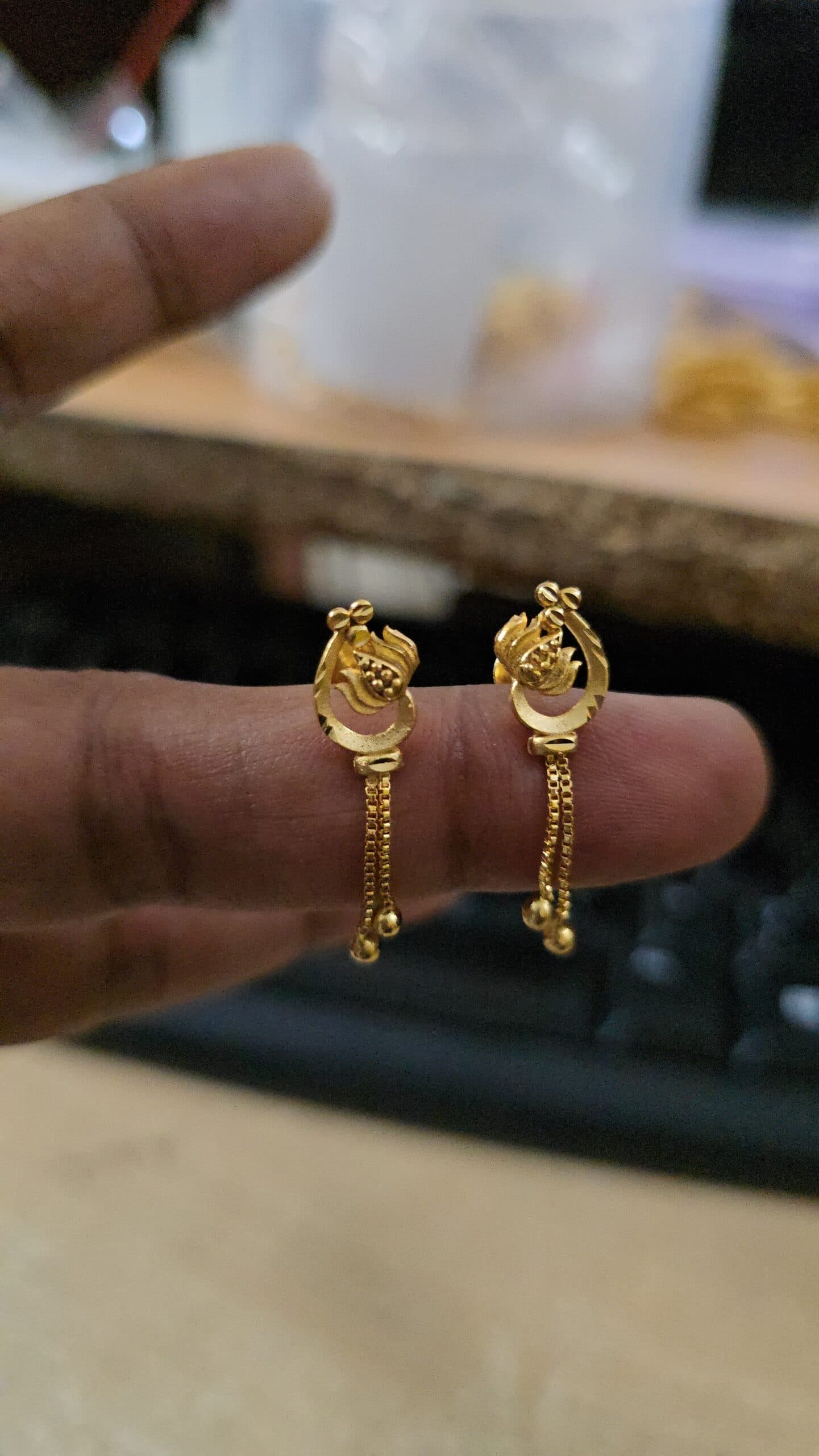 Premium Foaming Lotus chain drops earing
