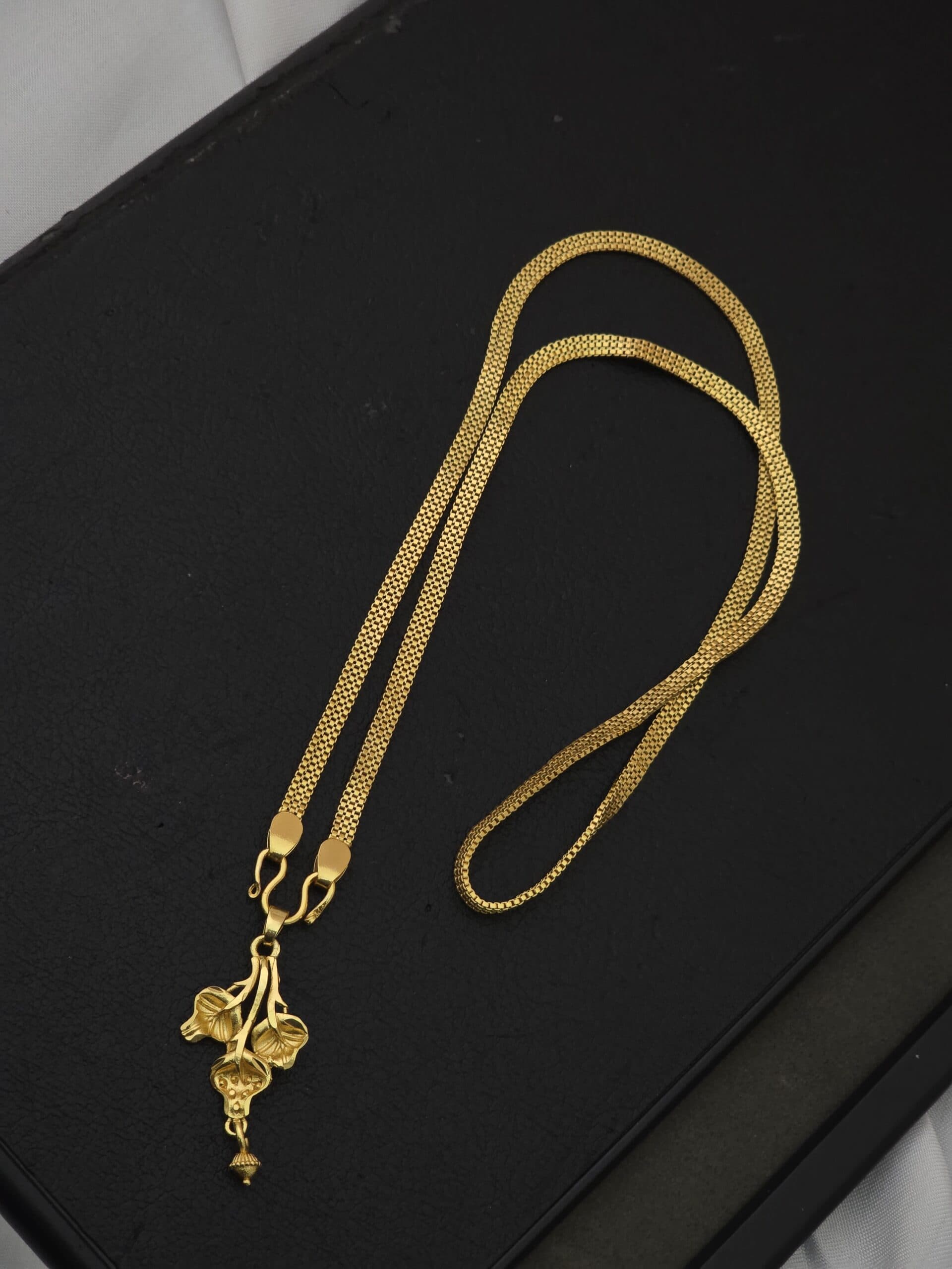 One day Offer 18 inches dollar chain