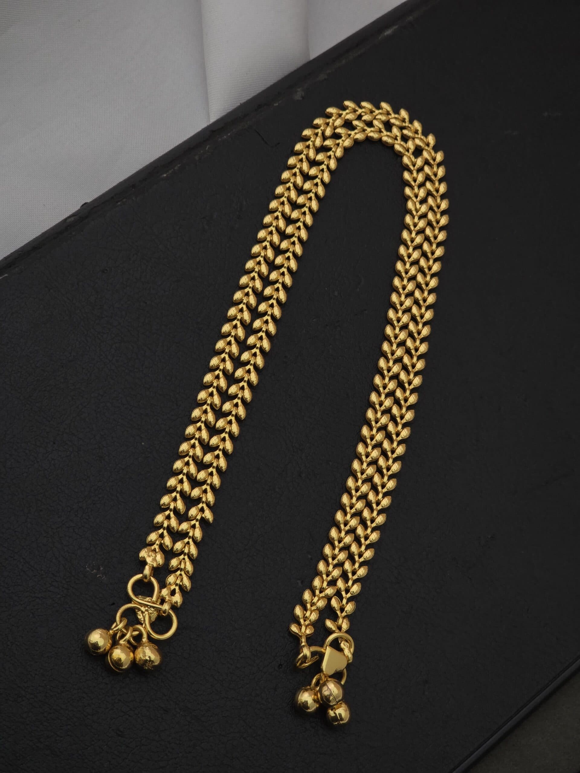 Premium foaming anklets