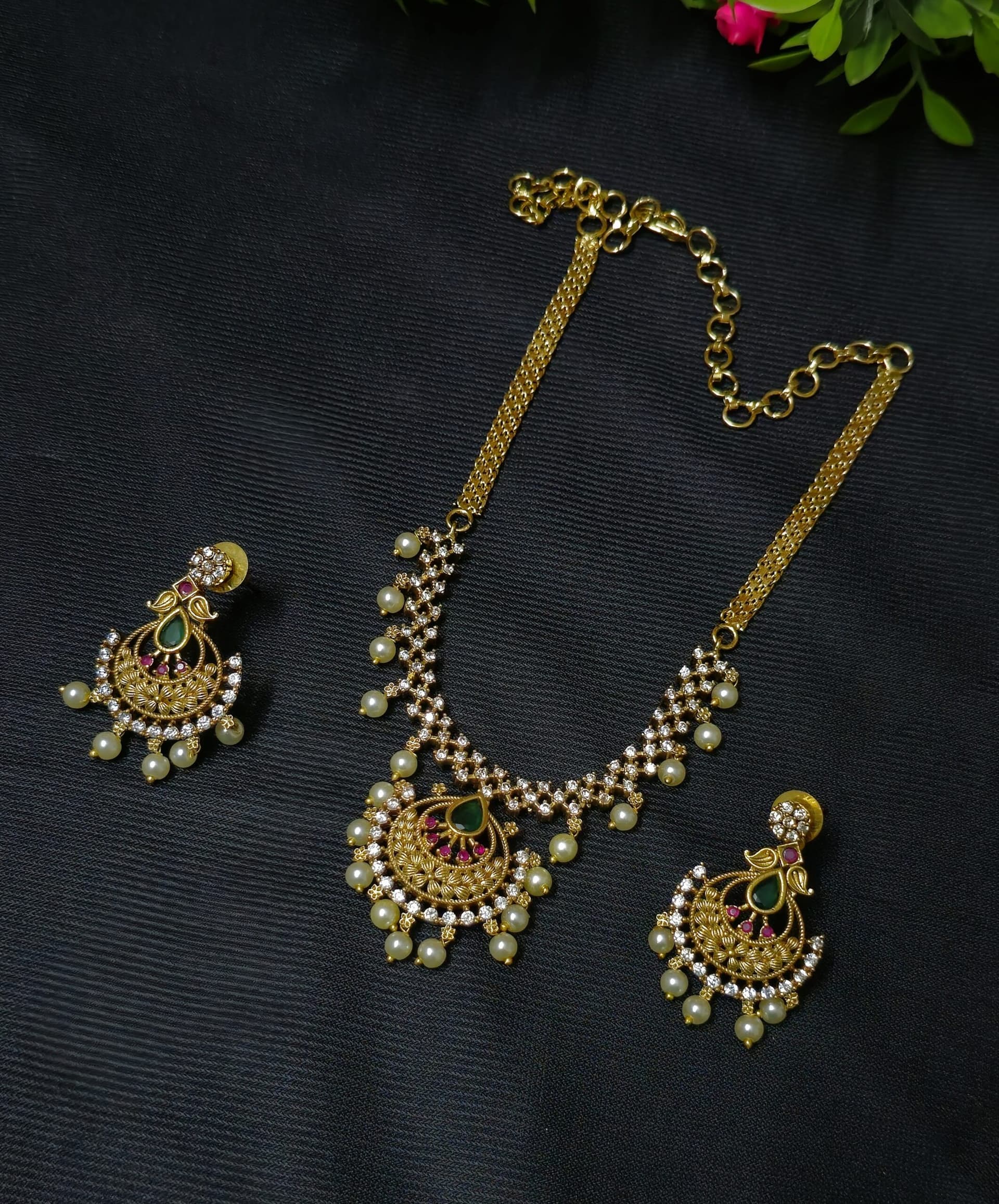 Premium quality ad necklace with beautiful drops