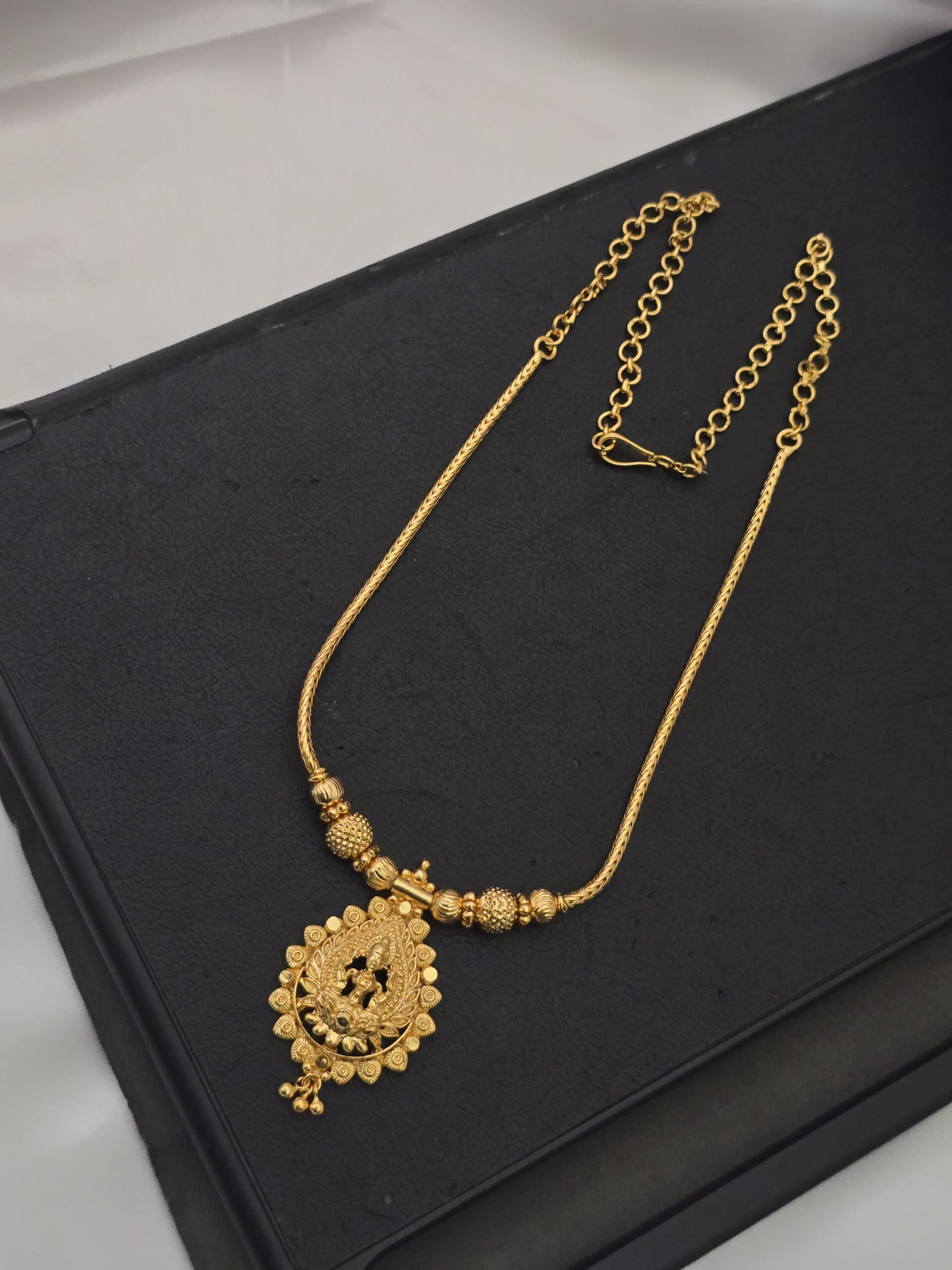 Premium foaming lakshmi necklace