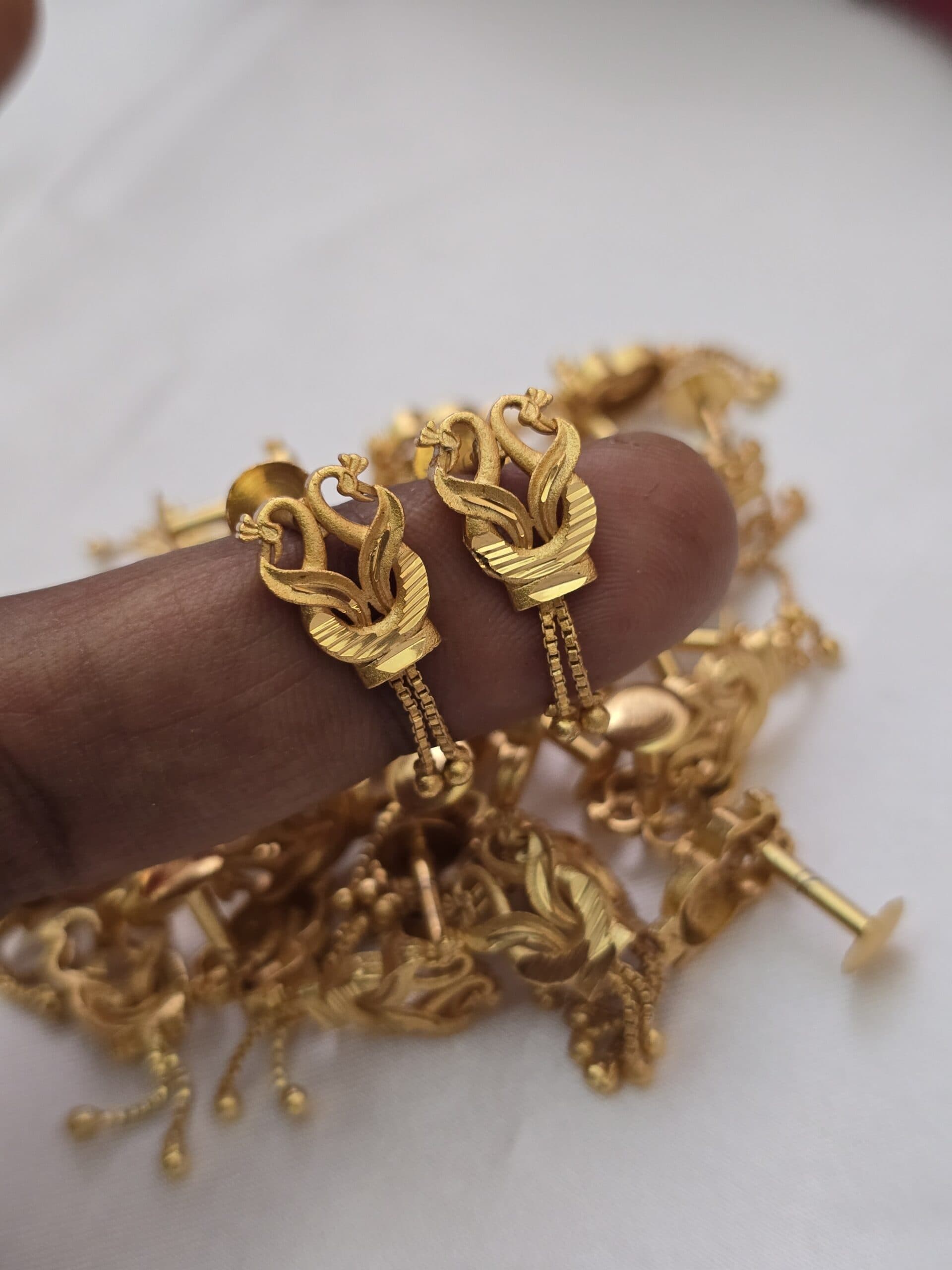 Premium foaming peacock chain drops earing