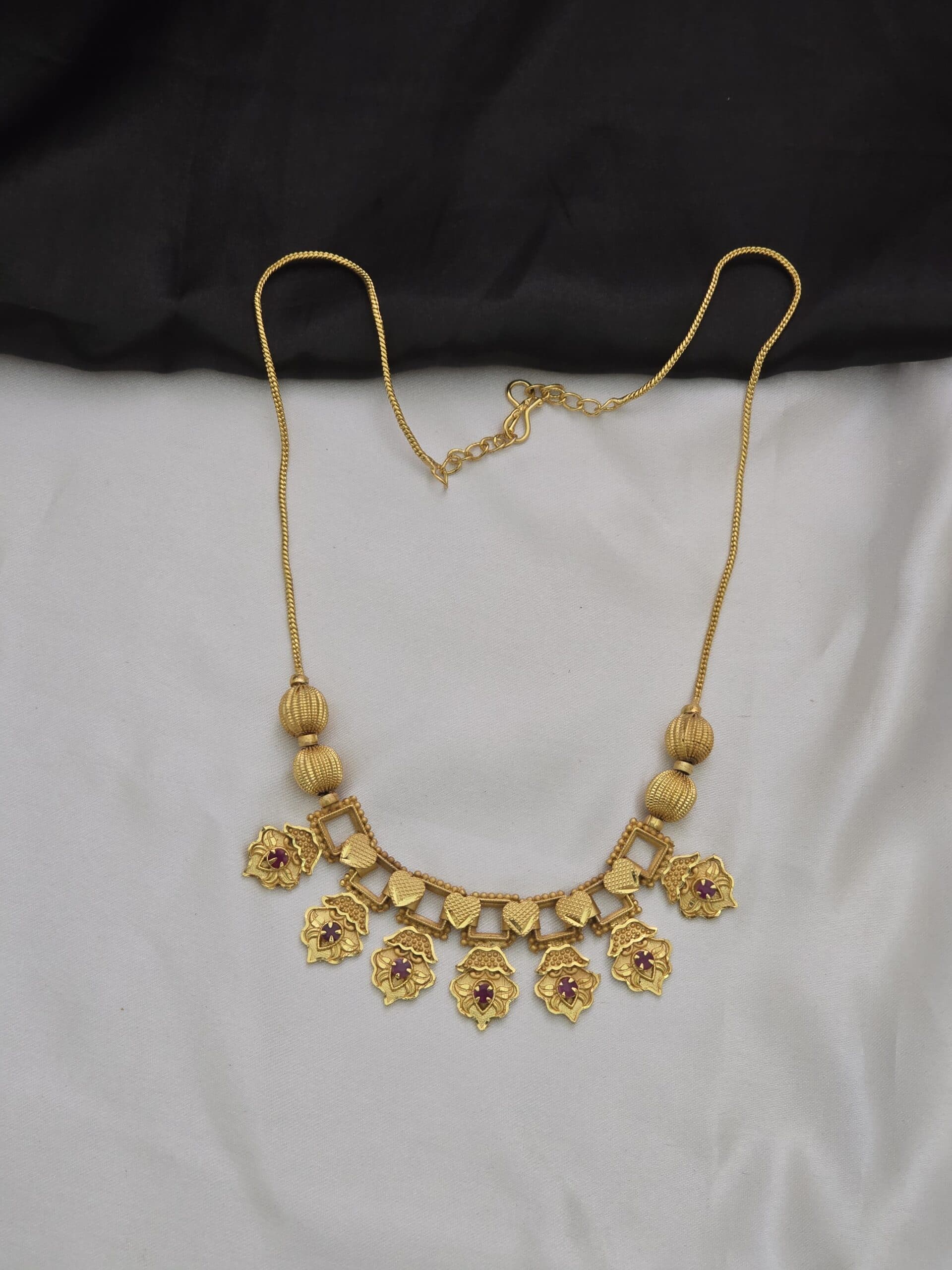 Premium foaming ruby stone necklace