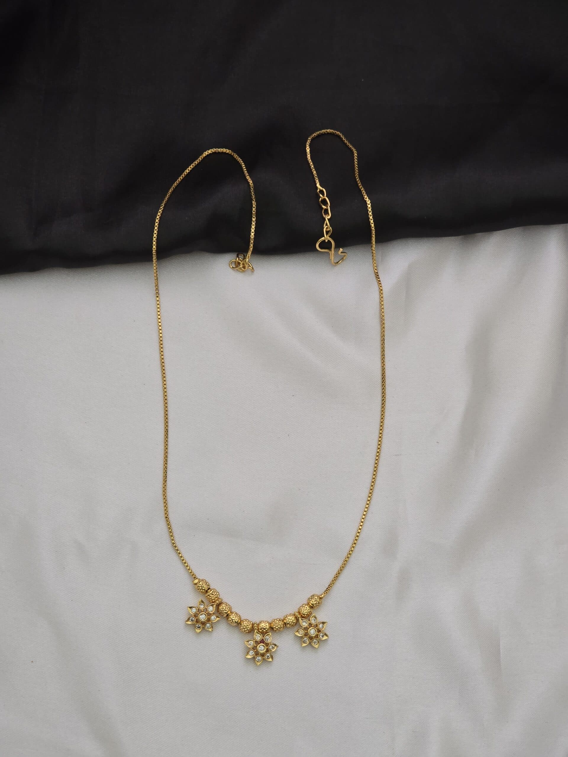 Premium Foaming AD stone flower necklace