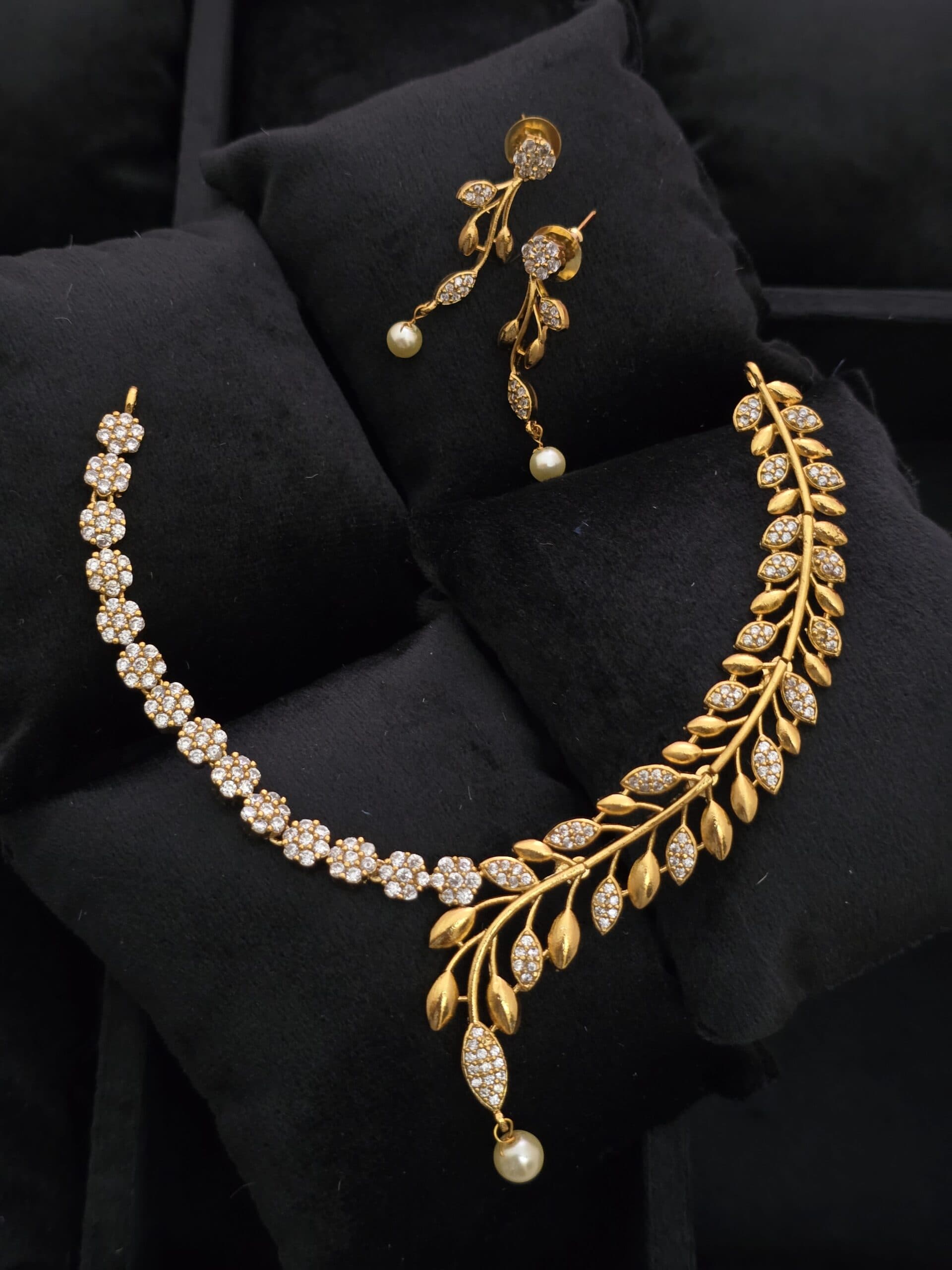 Premium foaming AD stone necklace