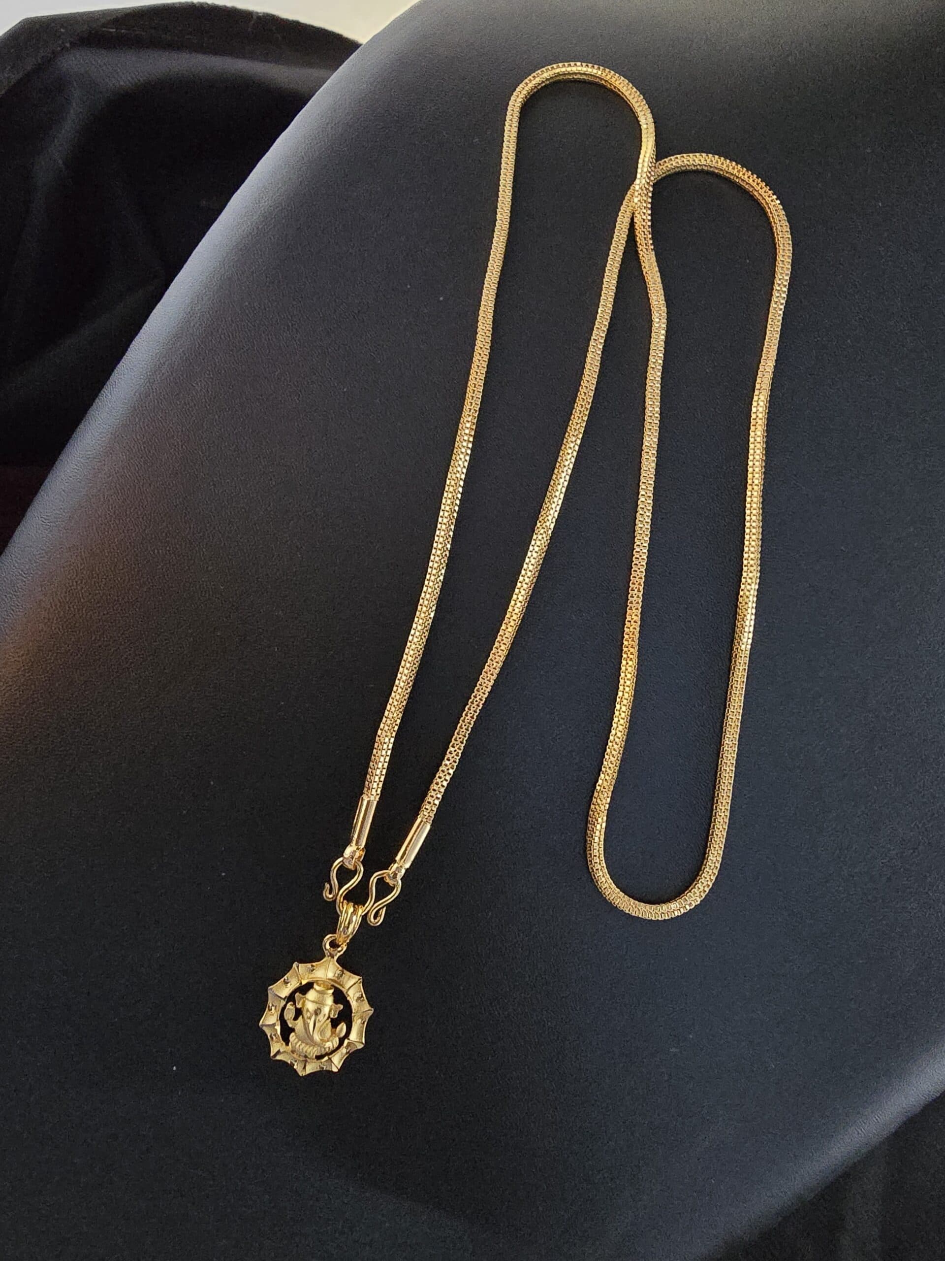 Foaming 32 Inches dollar chain