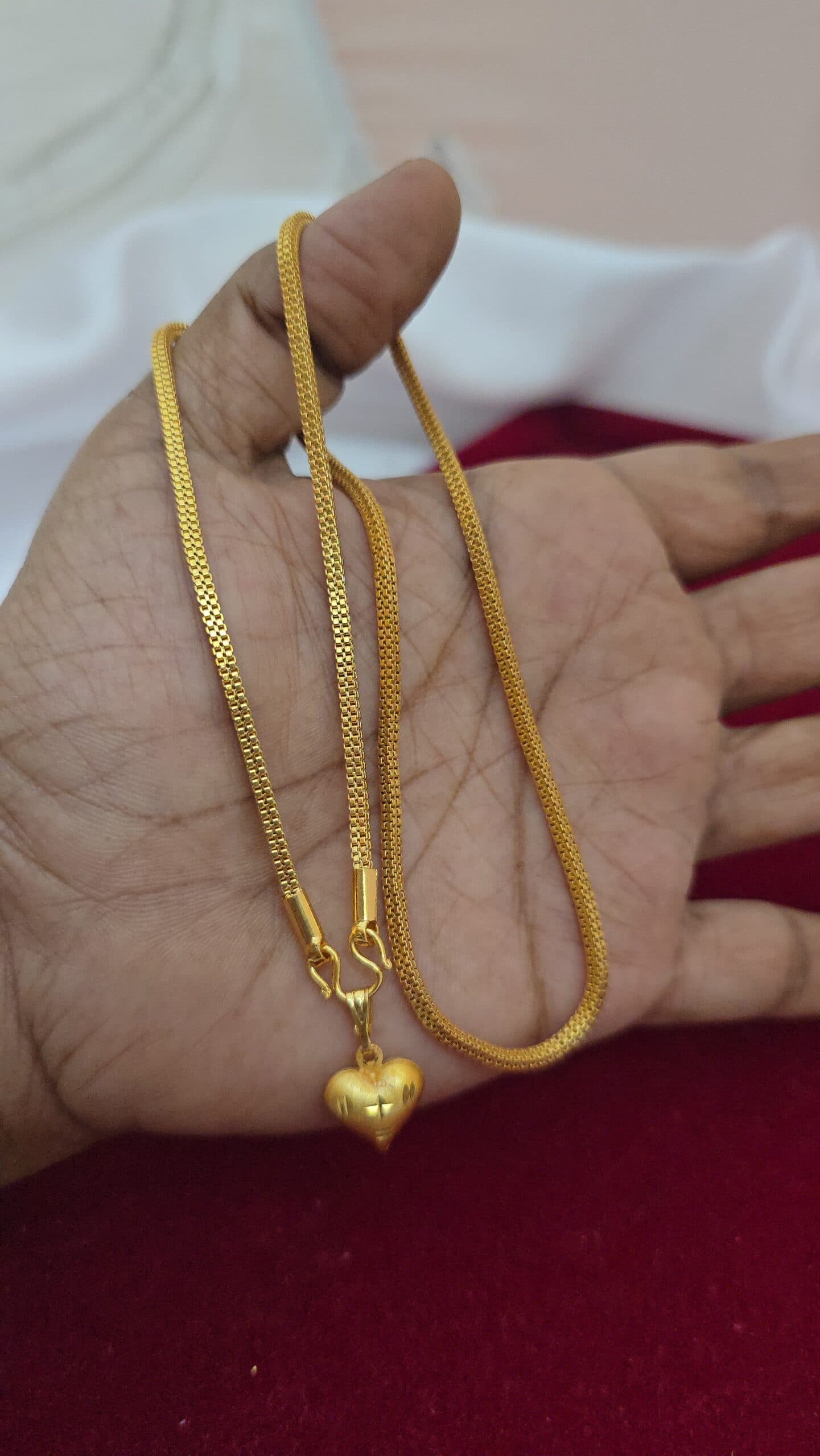Premium foaming heart dollar chain 18 inch