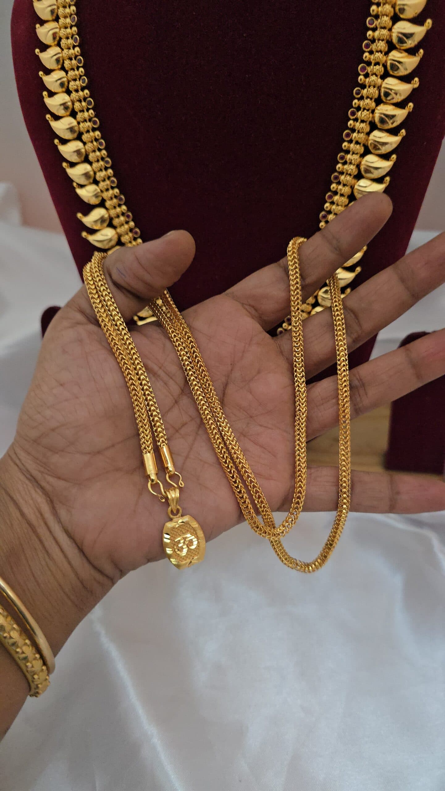 Premium foaming swastik dollar chain
