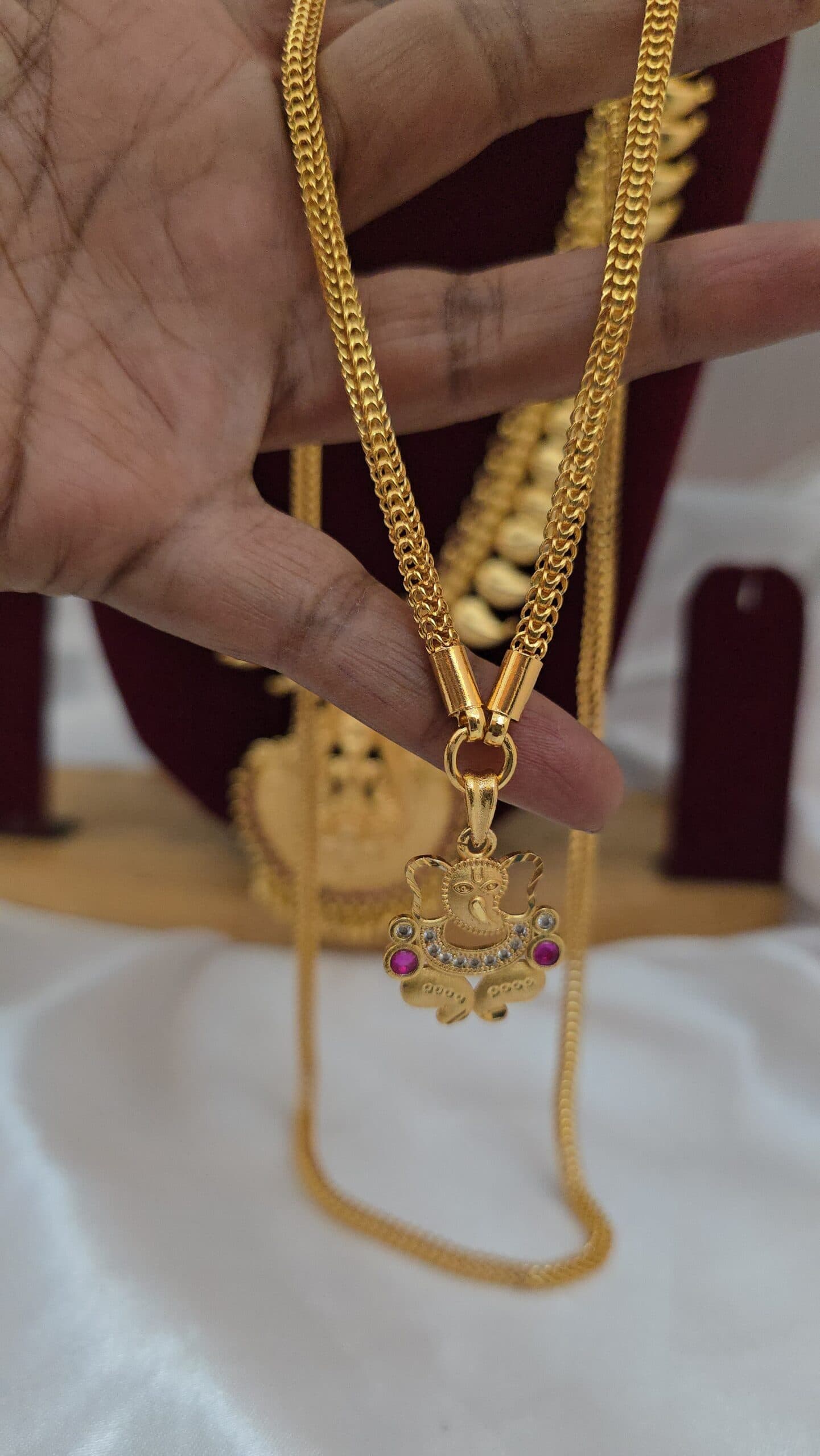 Premium foaming AD stones 32 inches vinayagar dollar chain