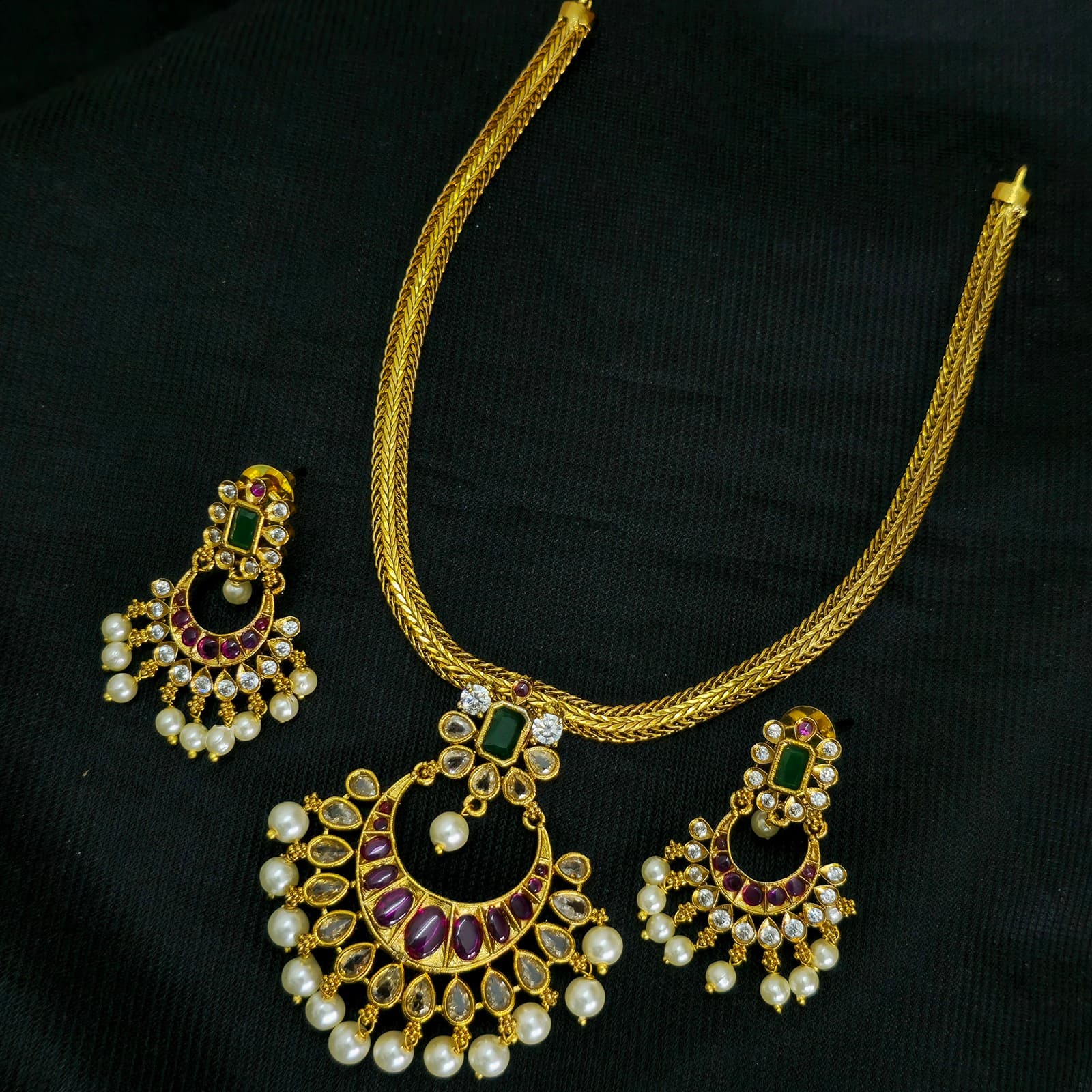 Hasli kemp necklace