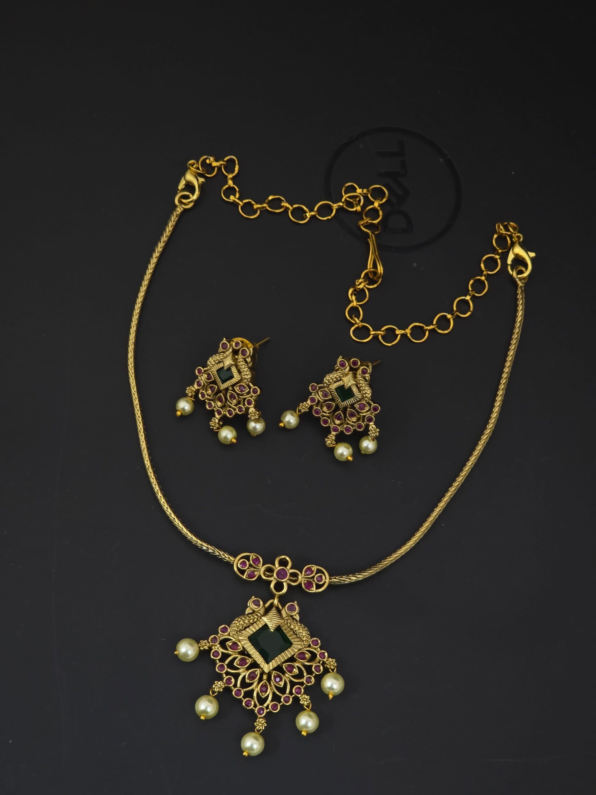 Premium mat hasli necklace with stud