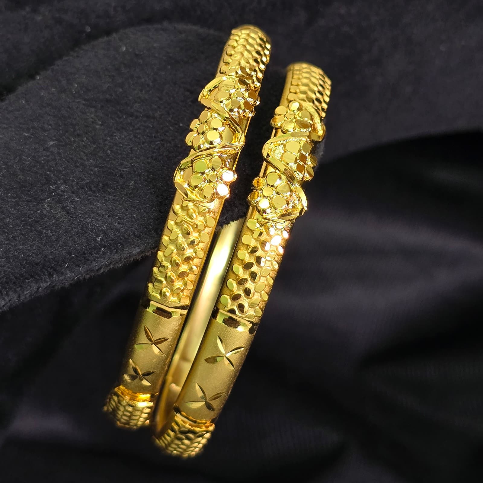 Foaming Gold Plated Bangle