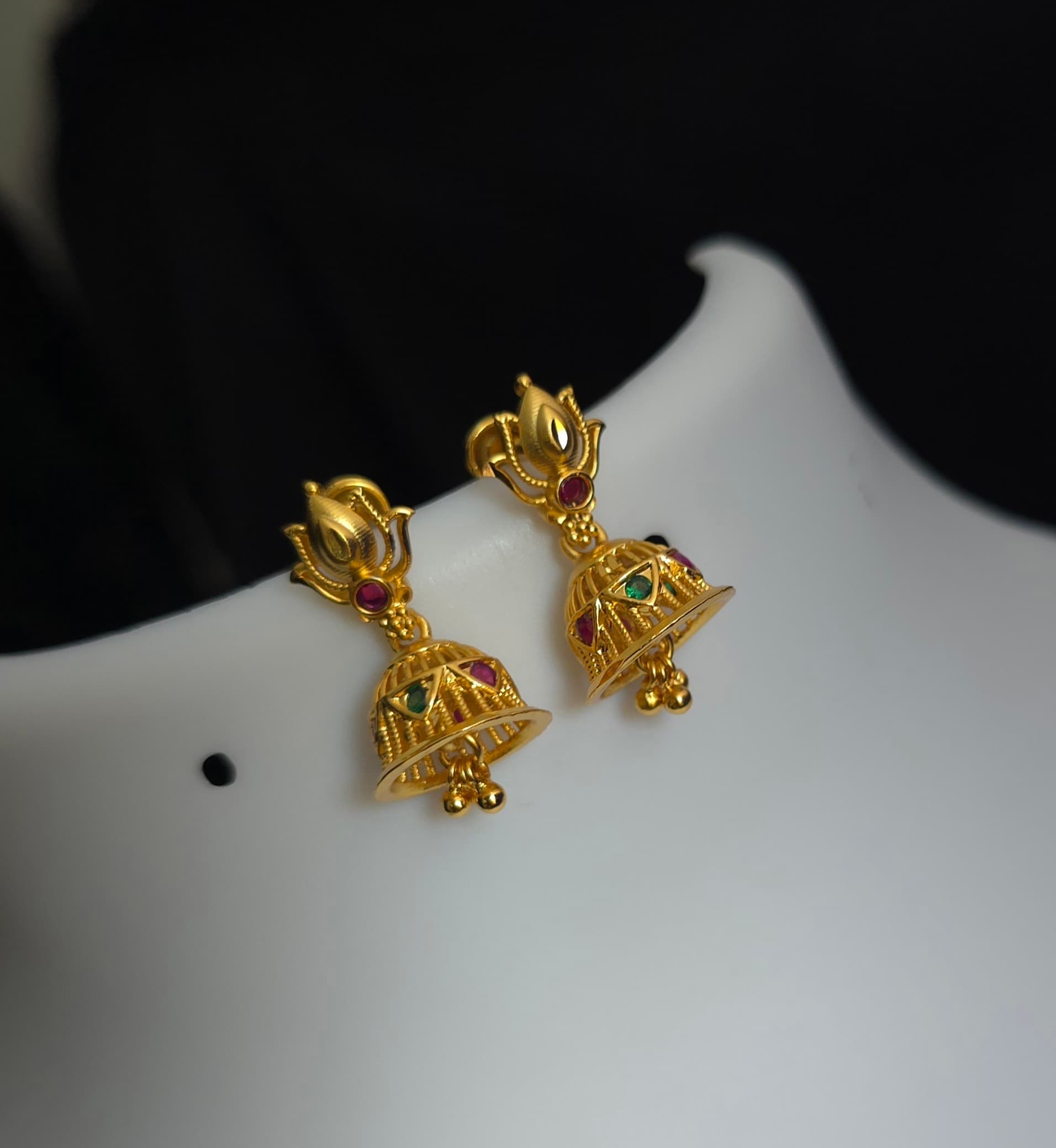 Foaming ruby emerald ad jhumka