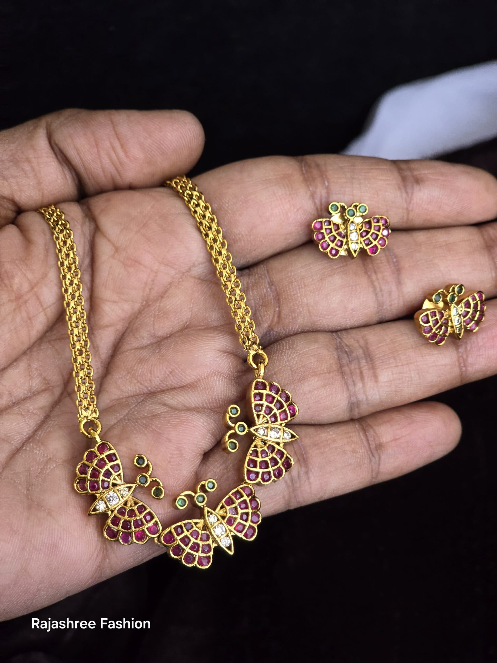 Premium butterfly chikchoker