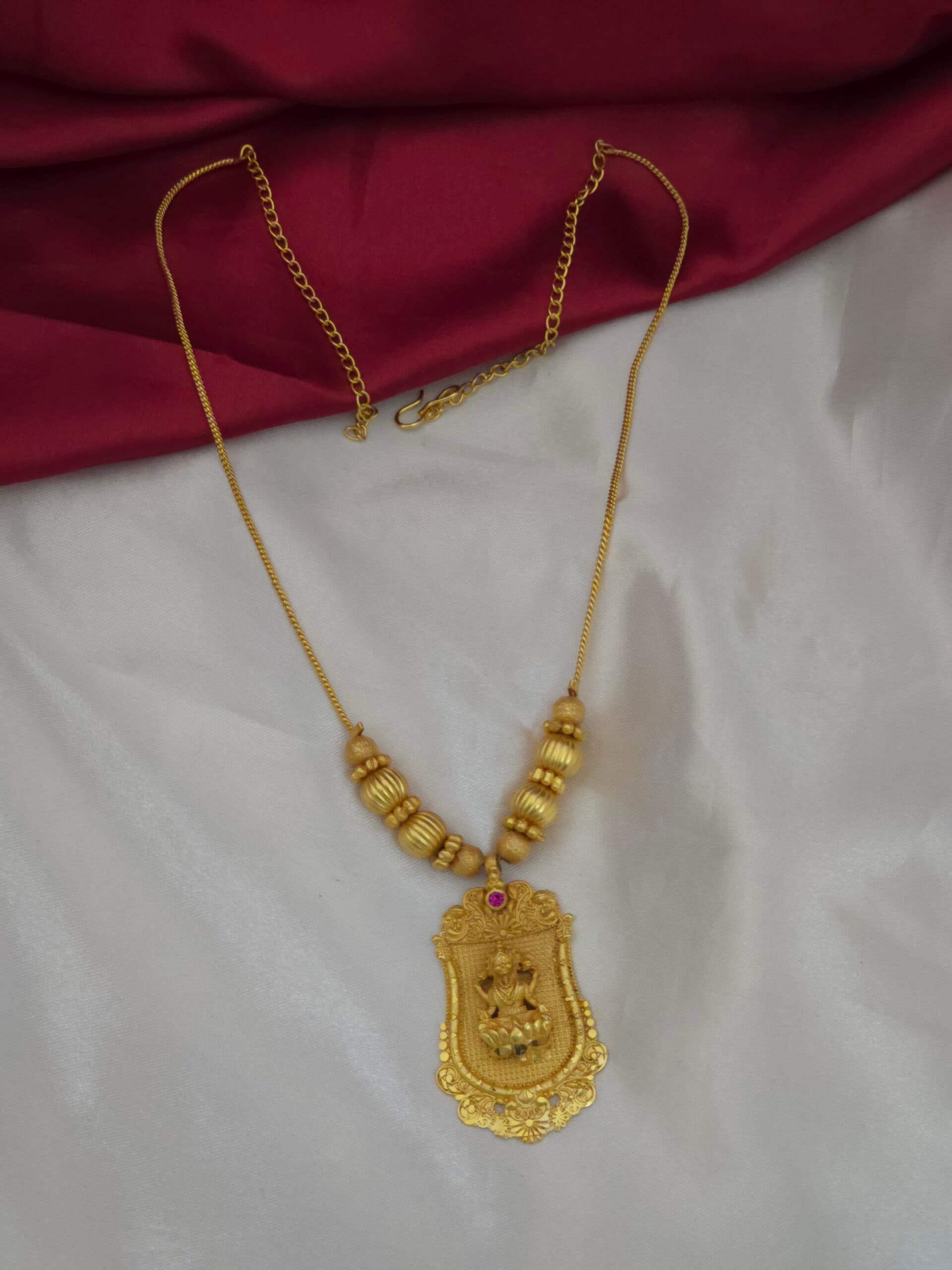 Premium foaming lakshmi necklace