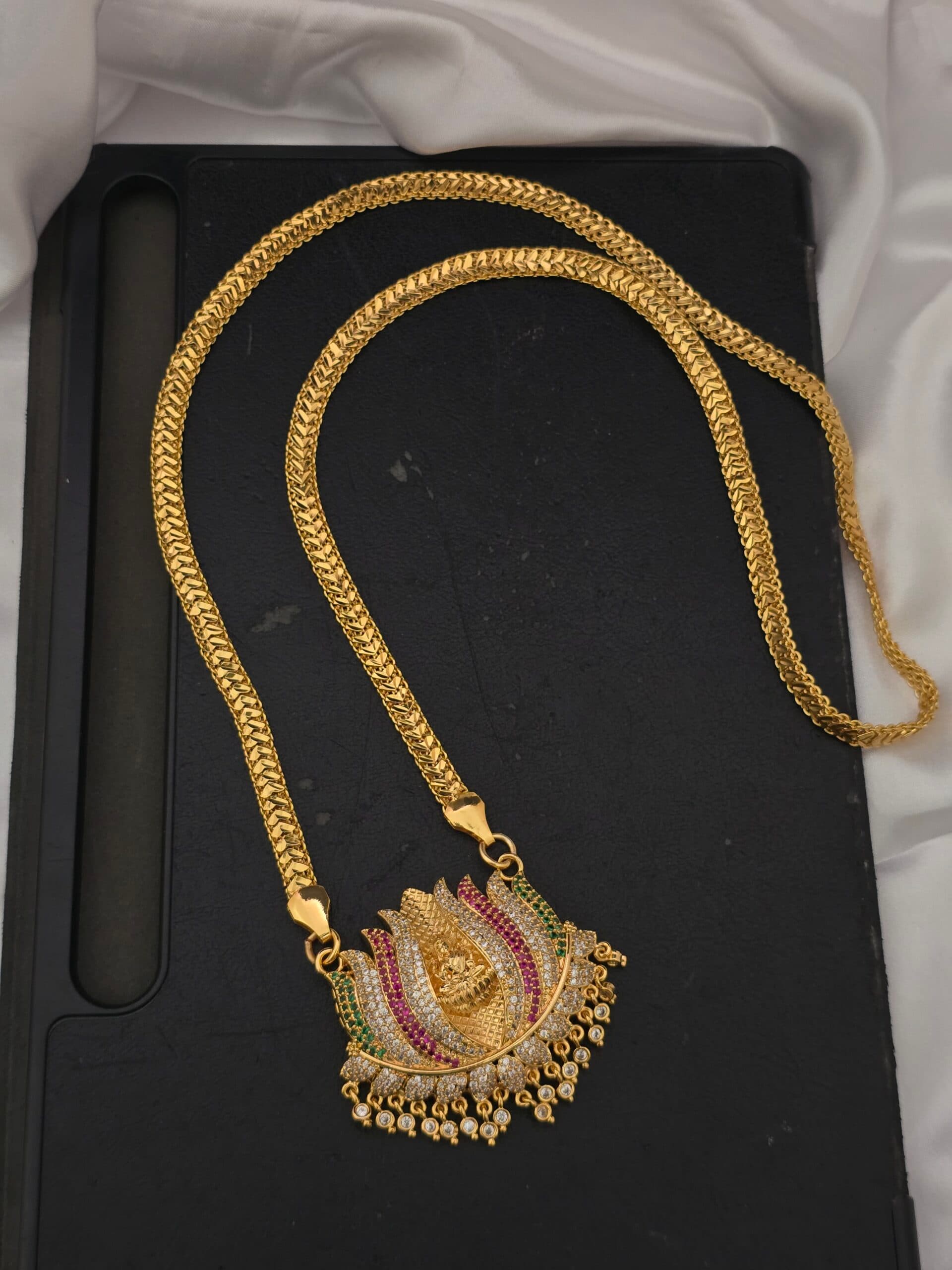 Premium foaming AD stone 32inch lakshmi dollar chain