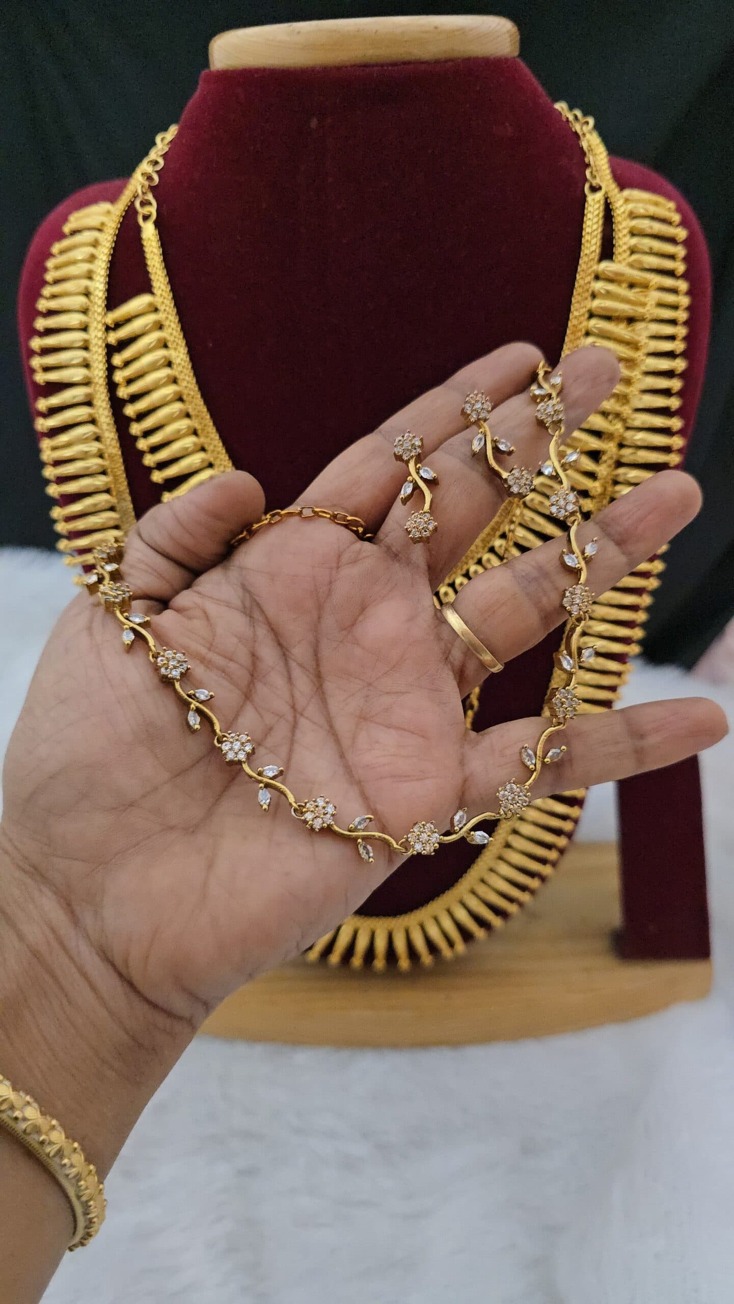 Premium matt necklace with earing