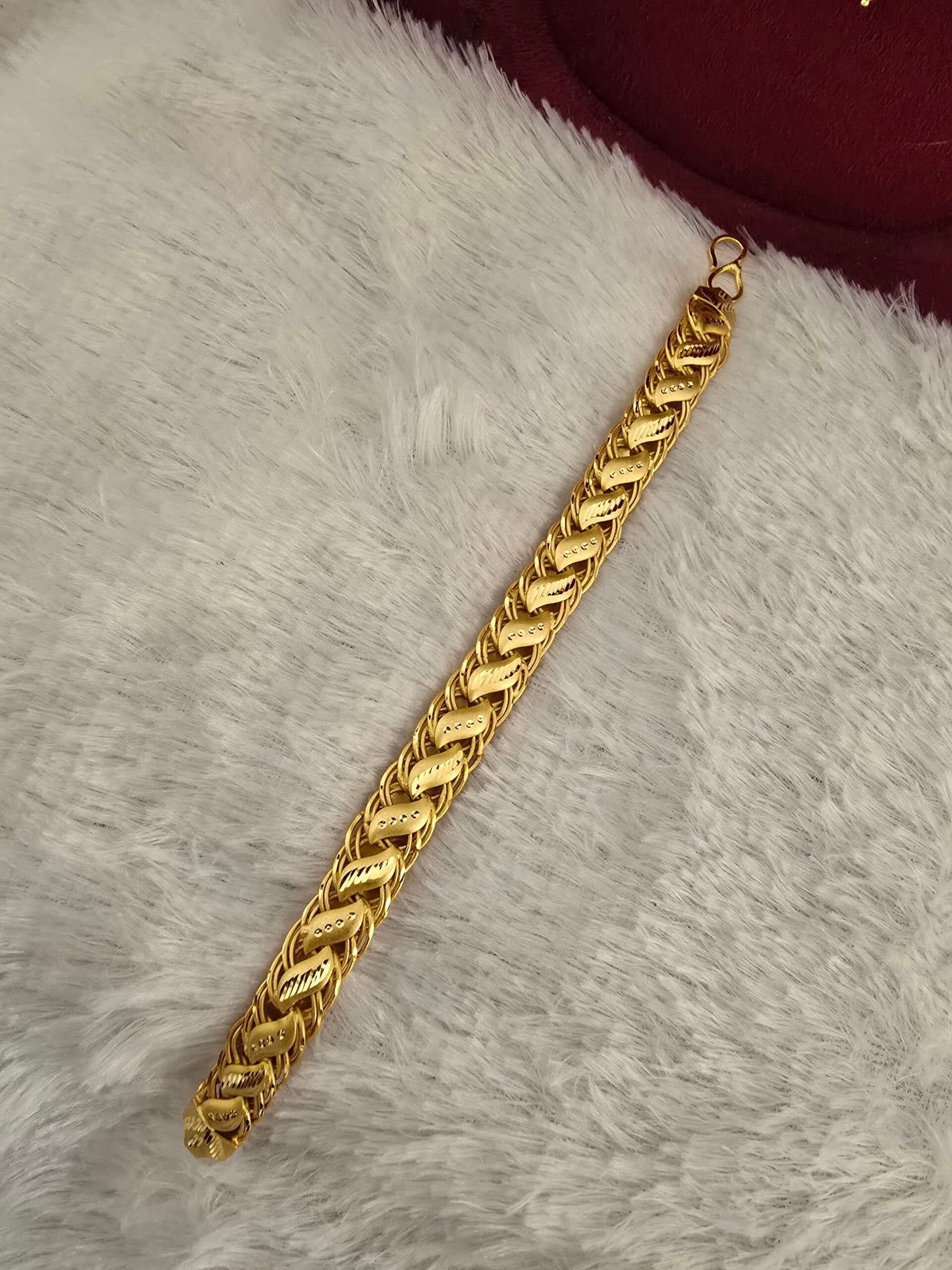 Foaming mens bracelet
