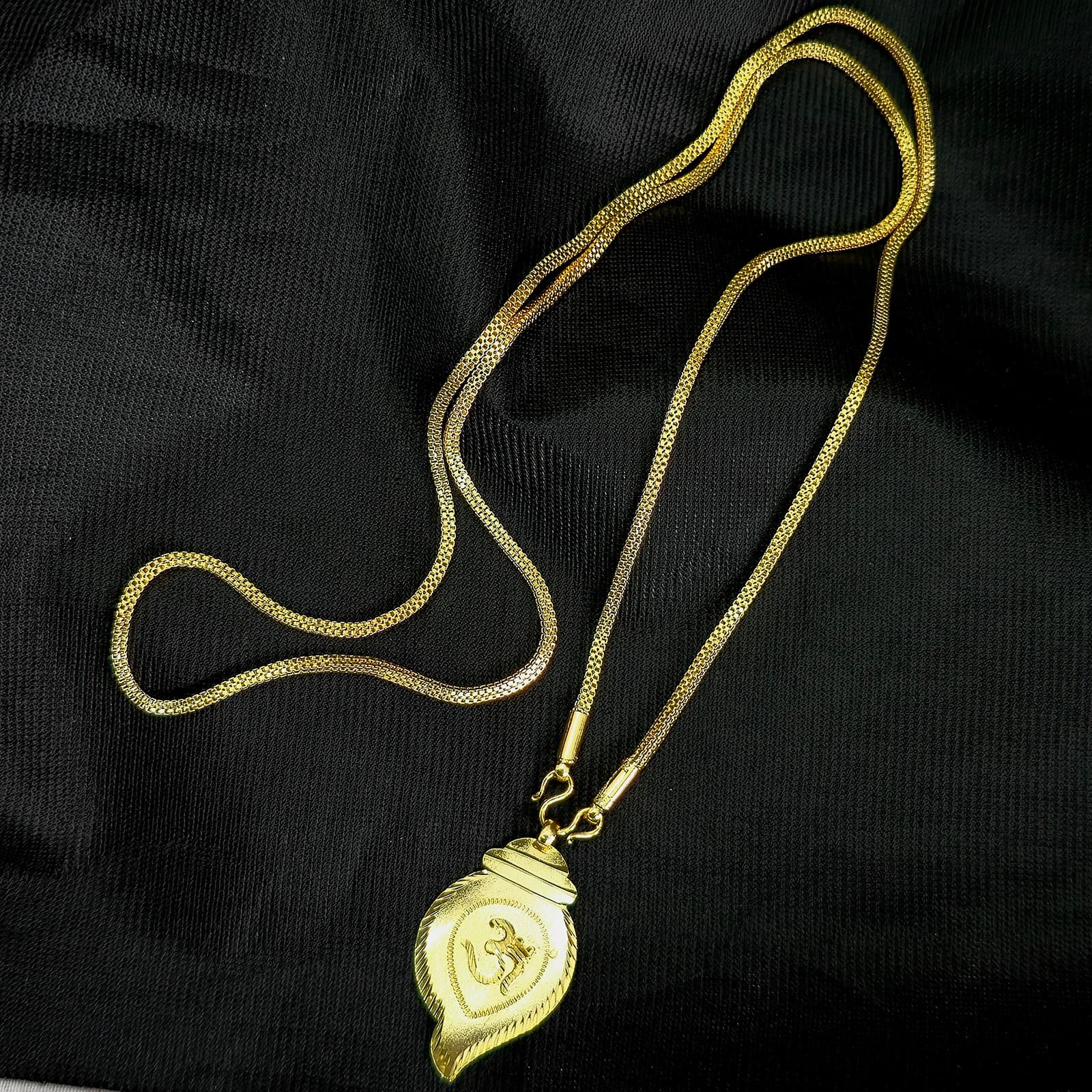 Micro Sangu Dollar Chain 32 inches