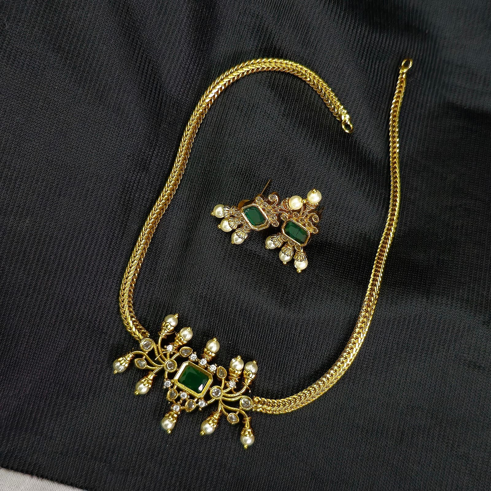 AD Emerald Chik Choker