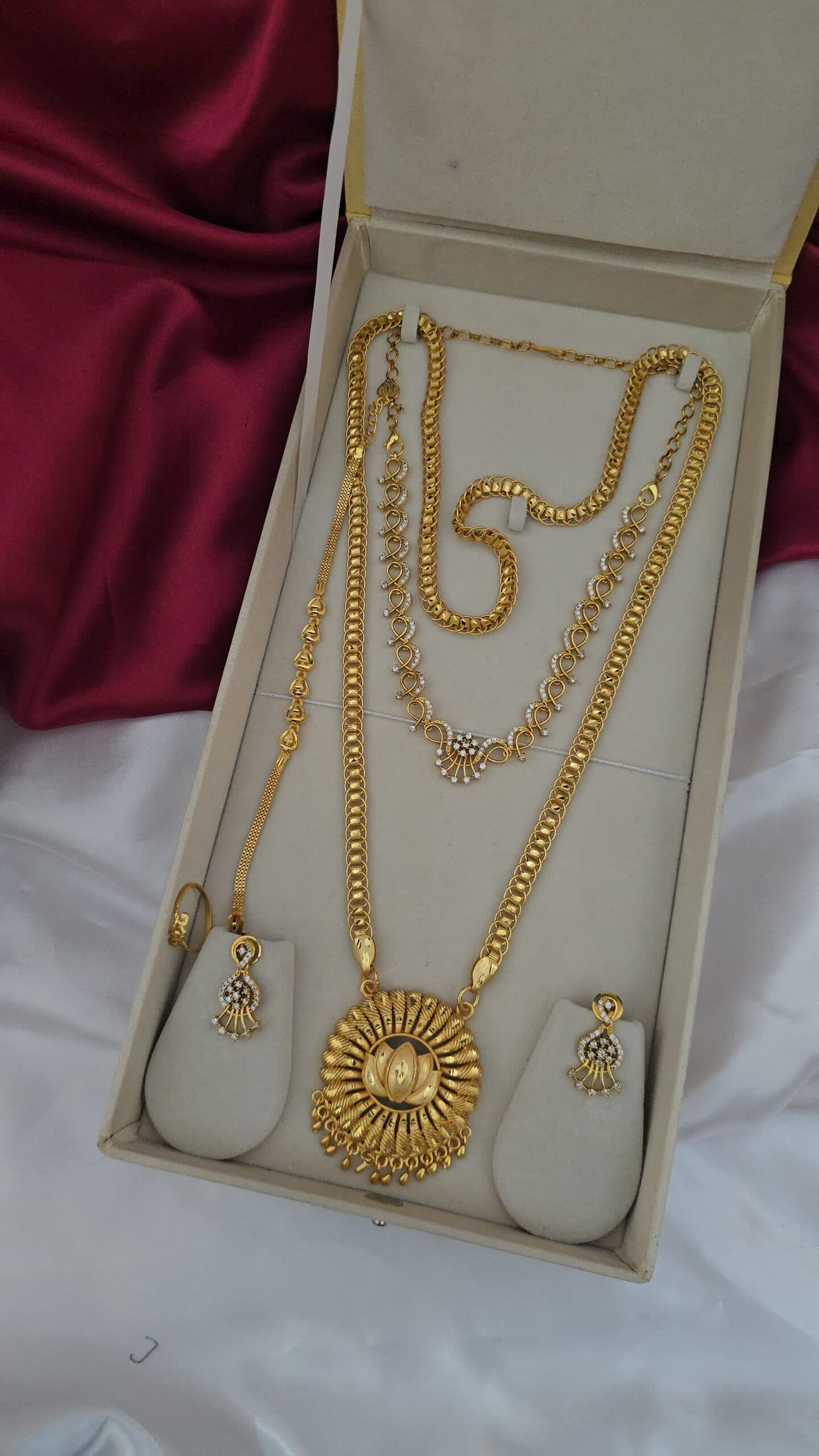 Premium foaming combo with ad necklace