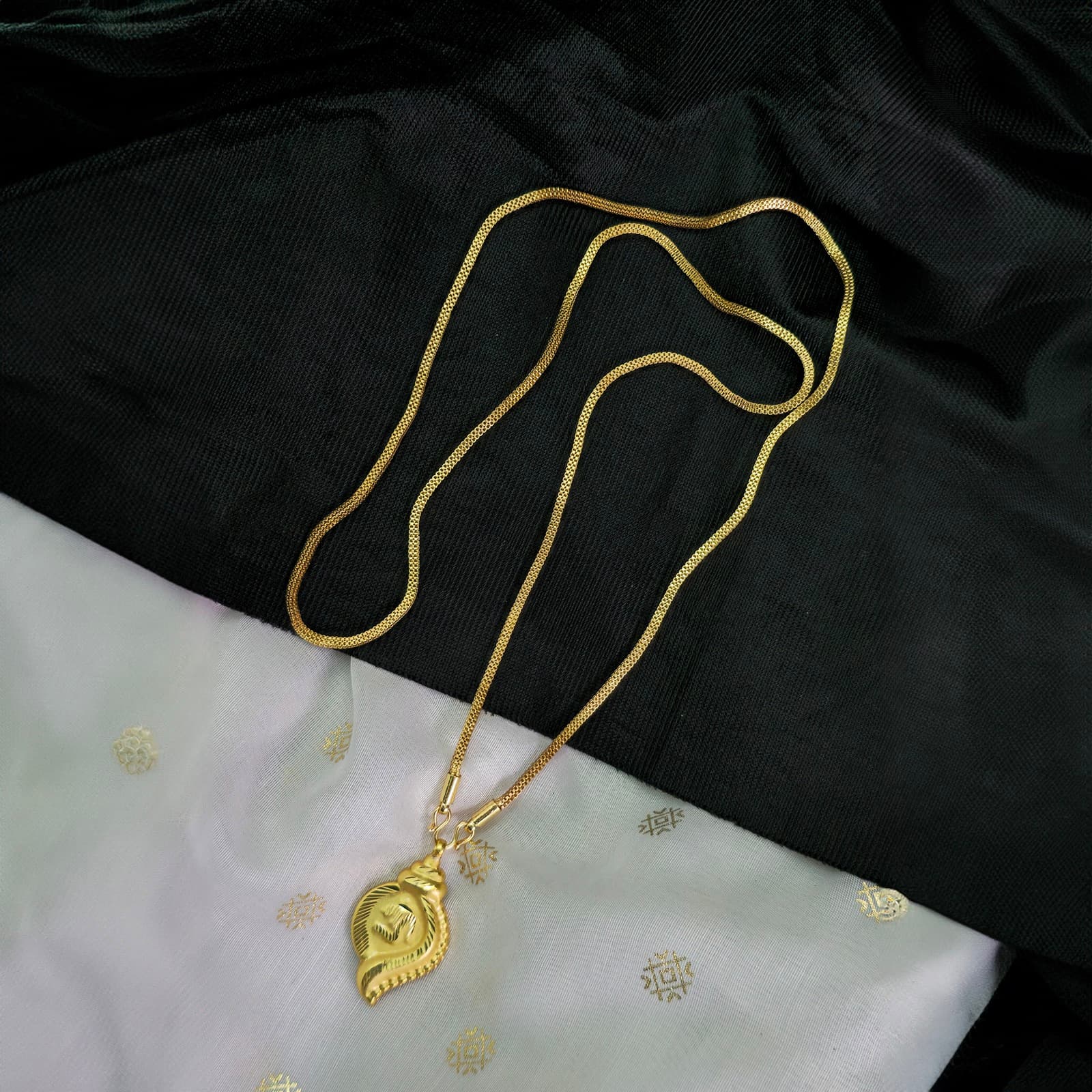 Micro Sangu Dollar Chain 32 inches
