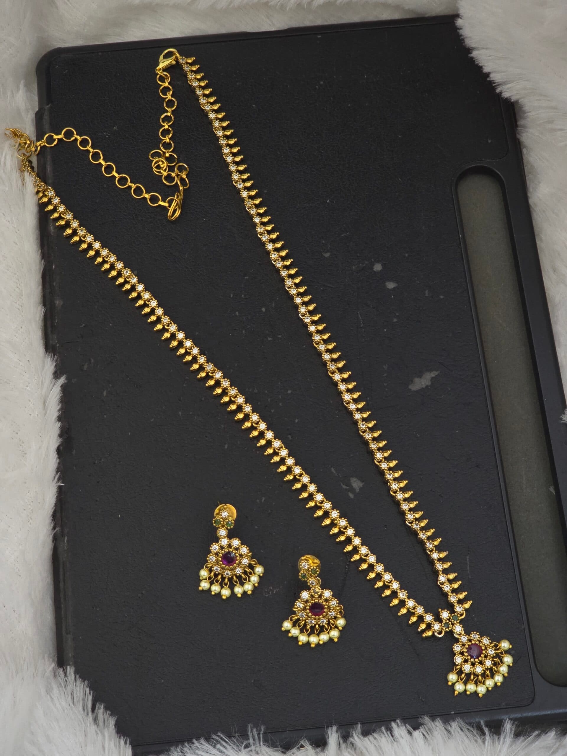 Premium mat haram with earing