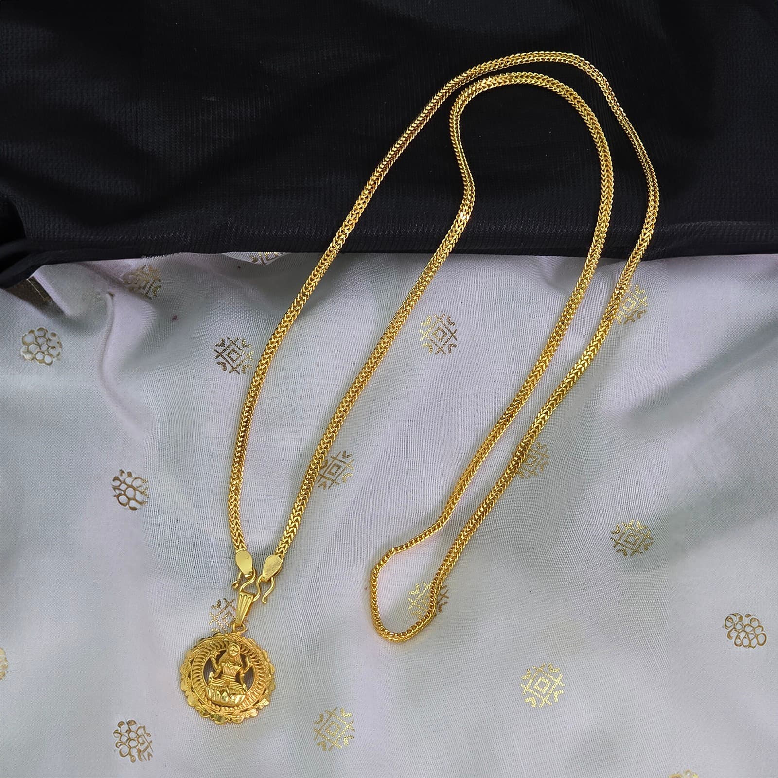 Micro lord Lakshmi dollar chain
