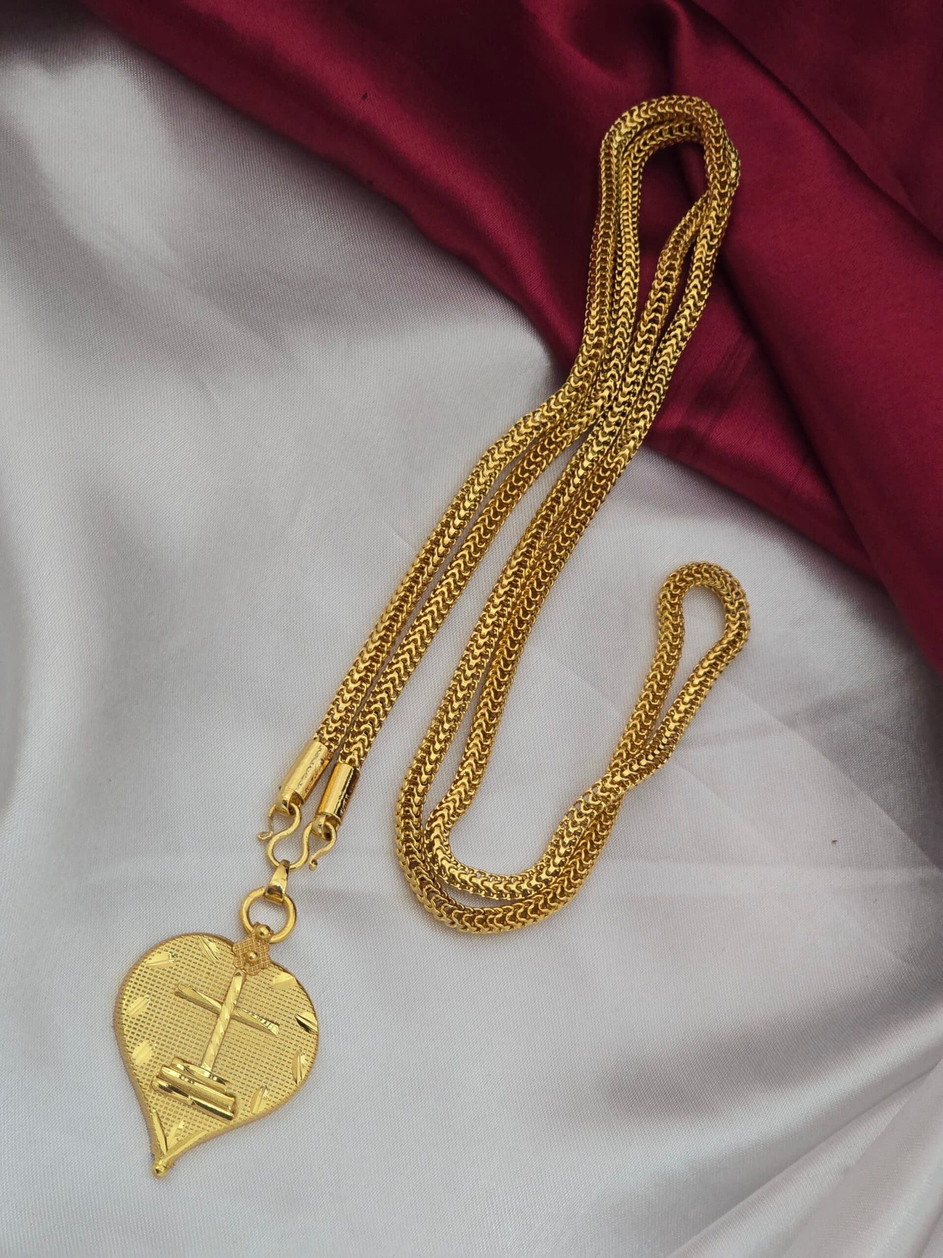 Premium foaming 32 inch cross dollar chain