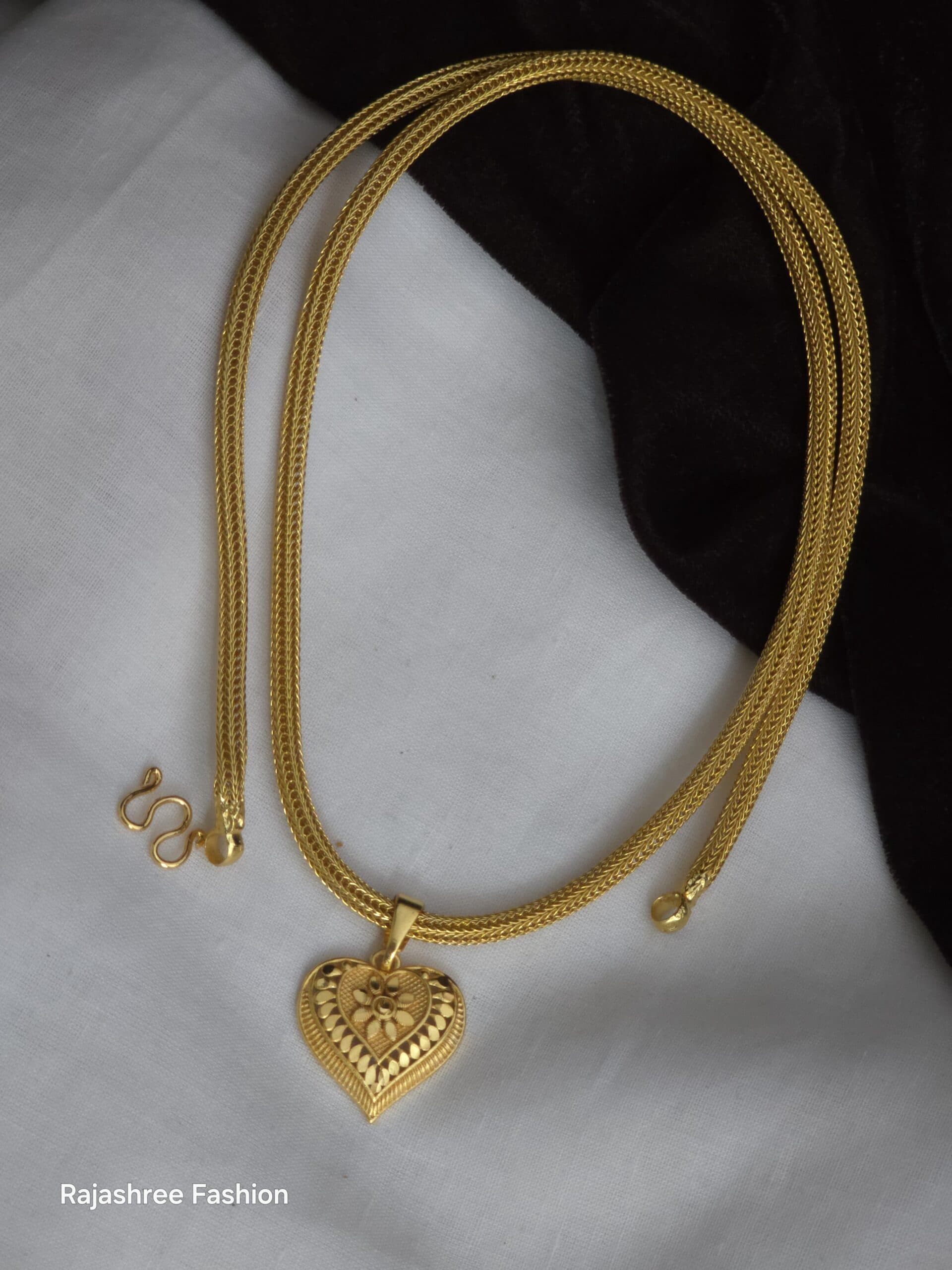 Most Traditional dollar chain