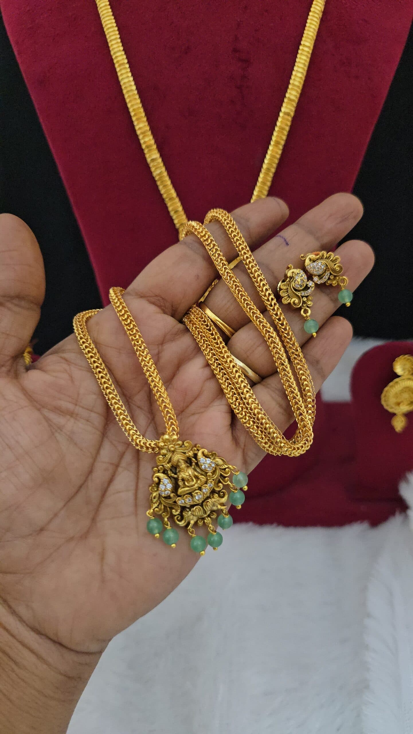 Premium matt 32 inch nakshi dollar chain with earings