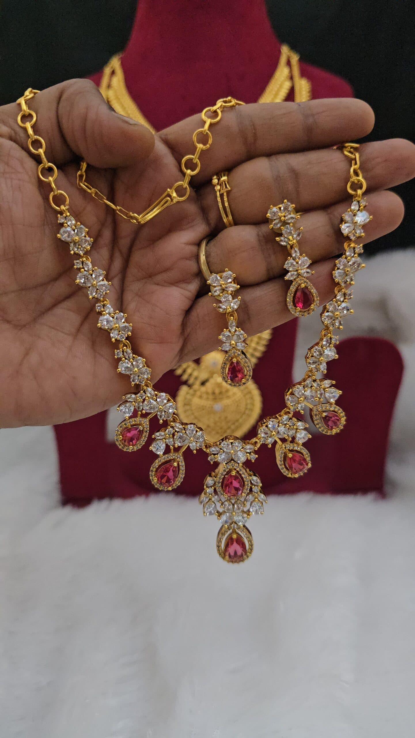 Premium matt ad Sliny necklace with earing