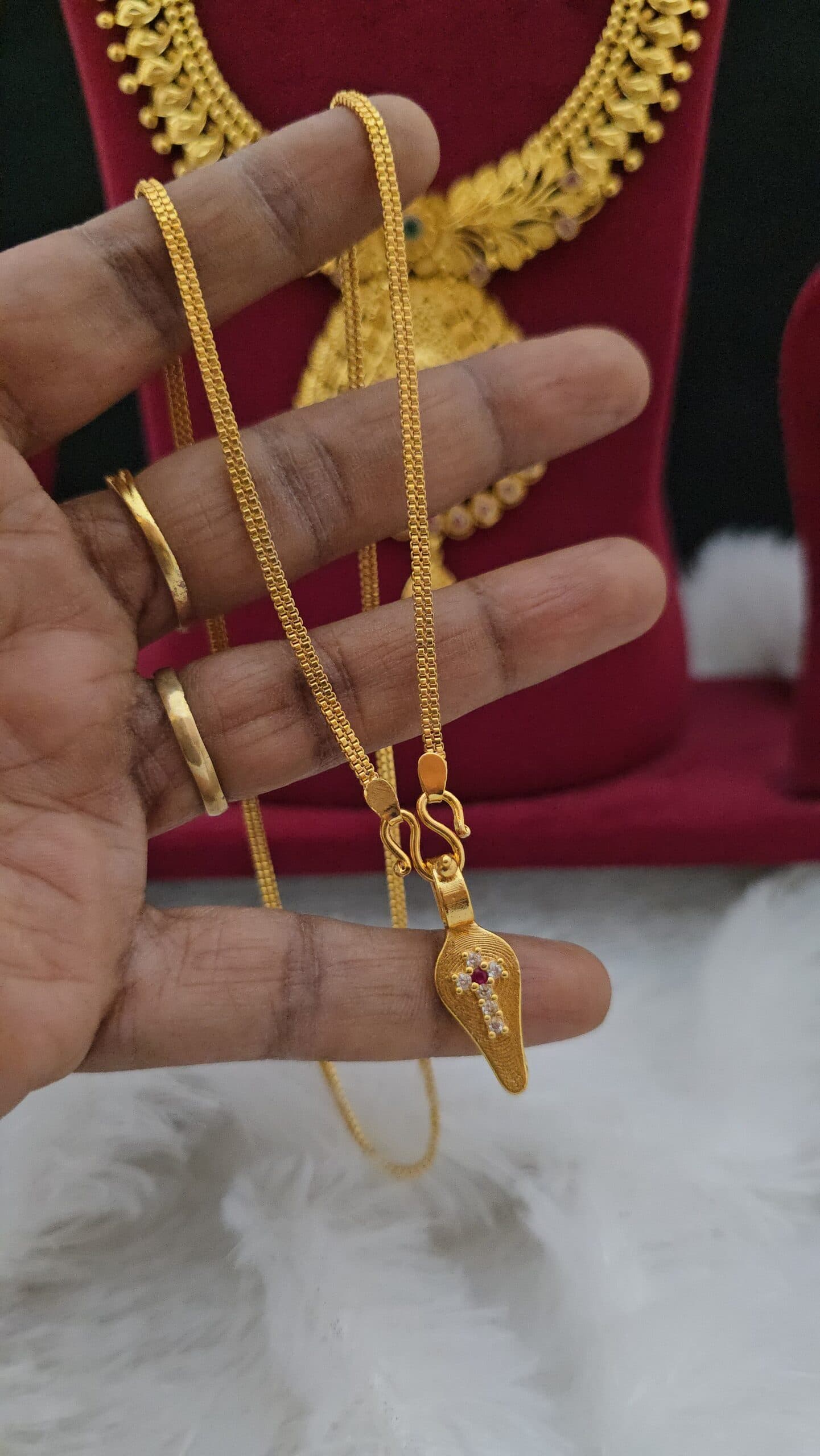 Premium foaming 18 inch ad stone cross dollar chain