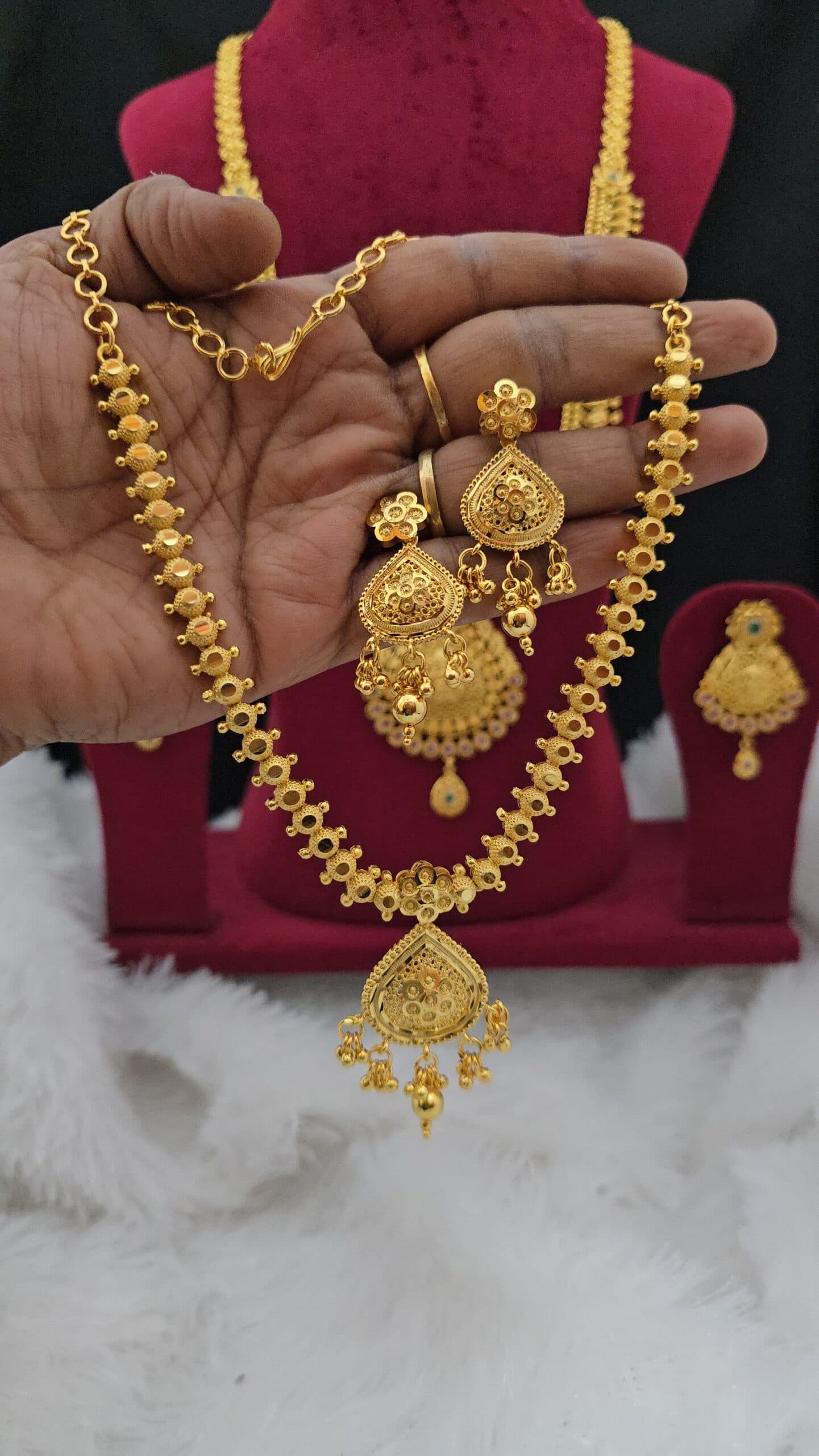 Premium foaming Necklace with earings