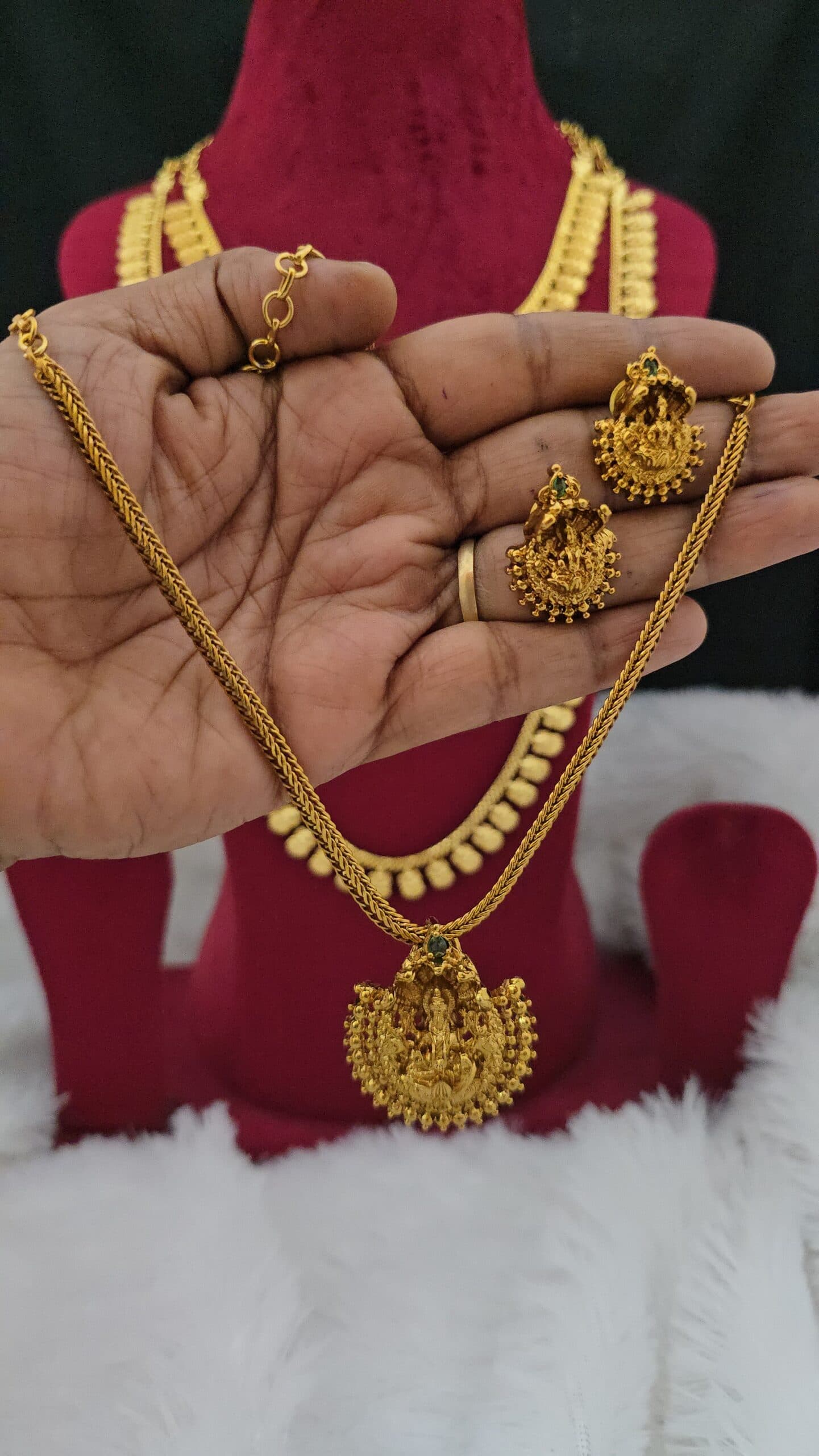 Premium matt thickline lakshmi necklace with earings