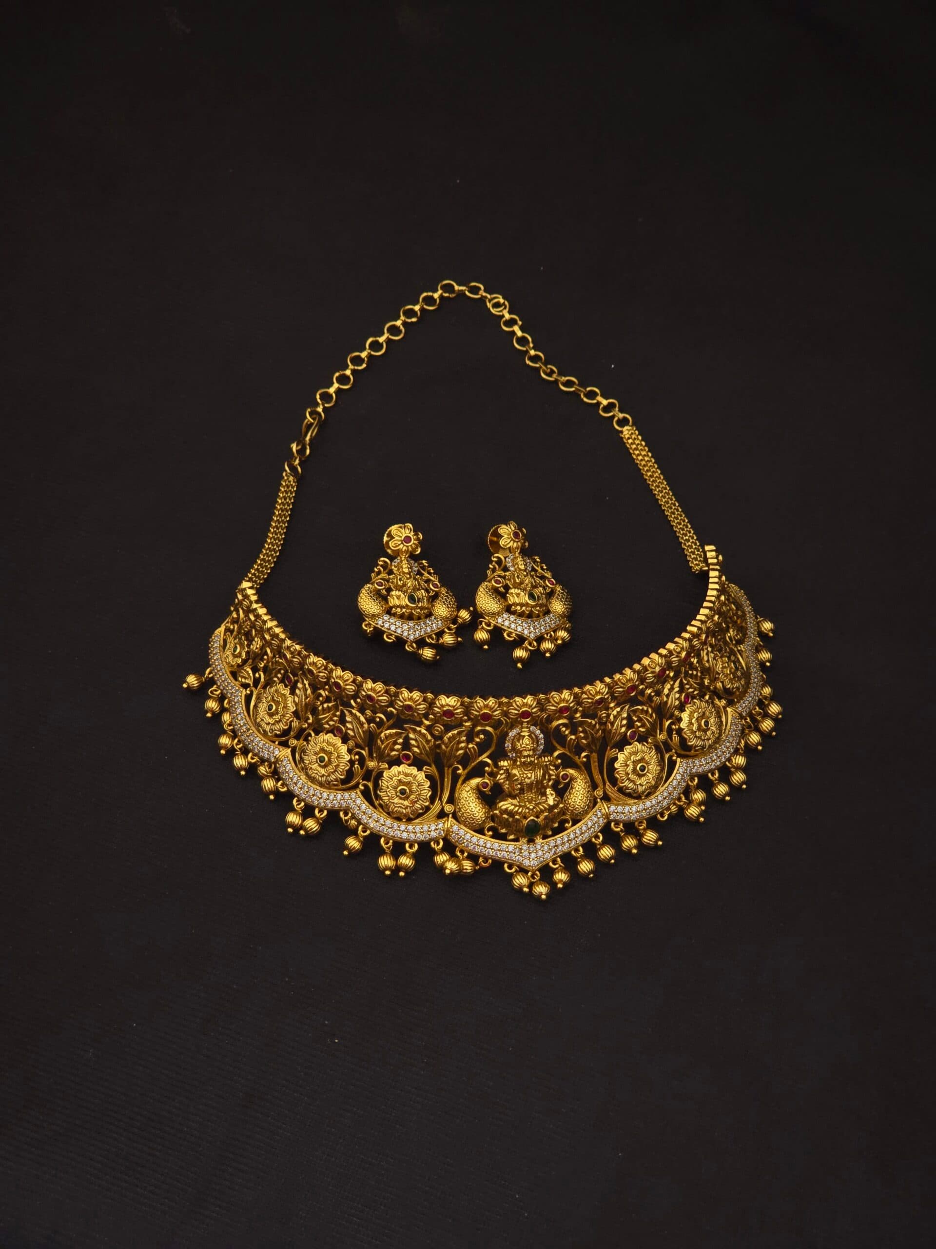 Premium matt lakshmi chocker
