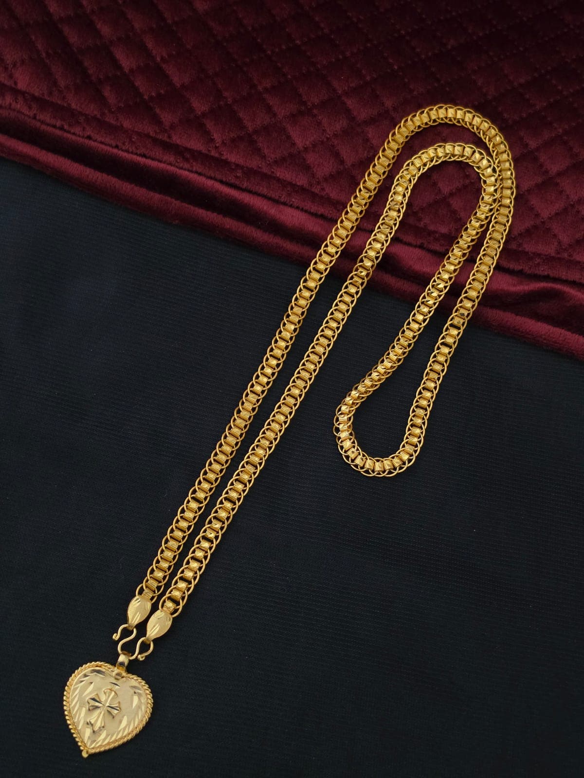 Premium foaming 32 inch heart cross dollar chain