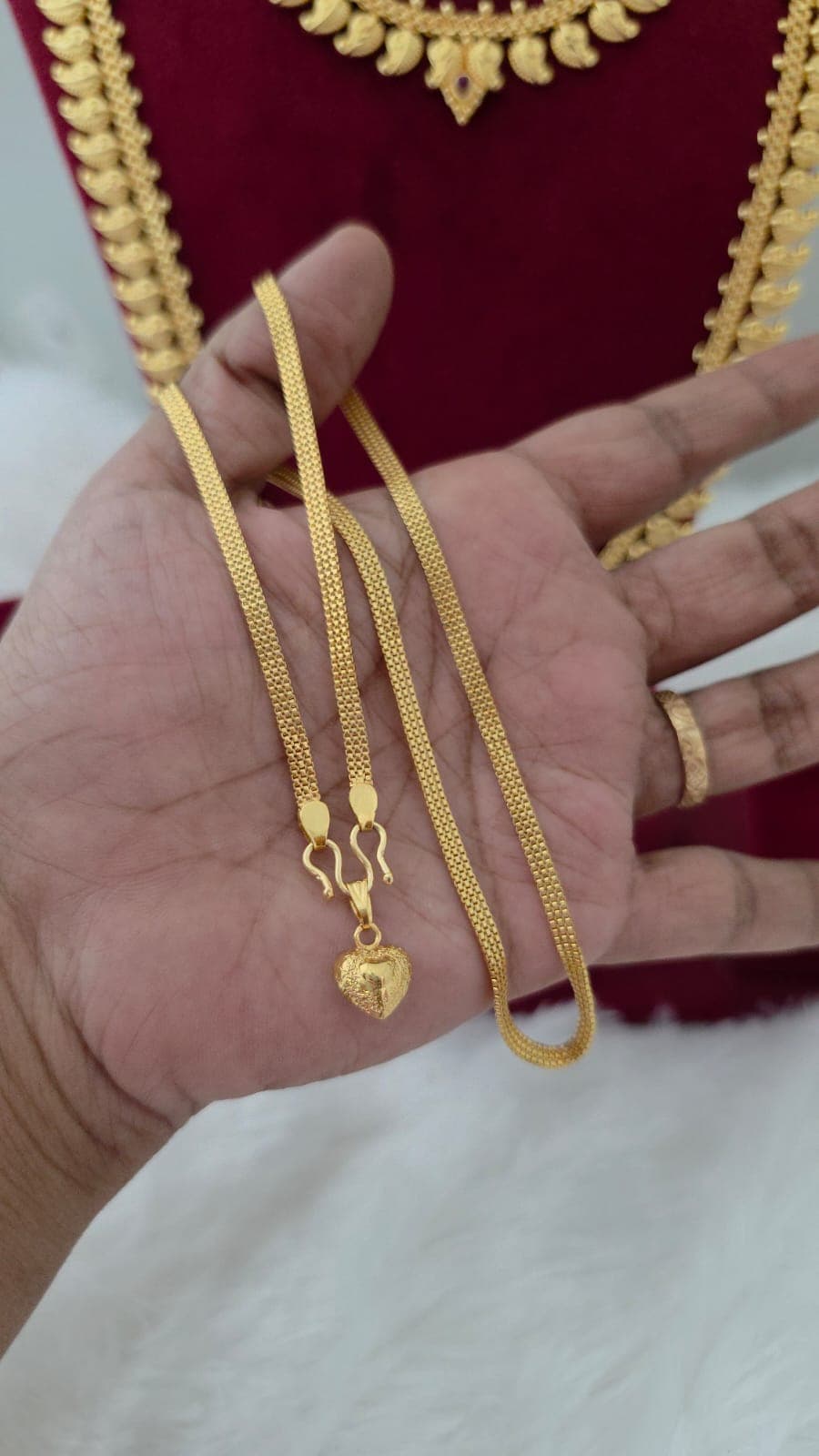 Premium foaming 18 inch beautiful heart dollar chain