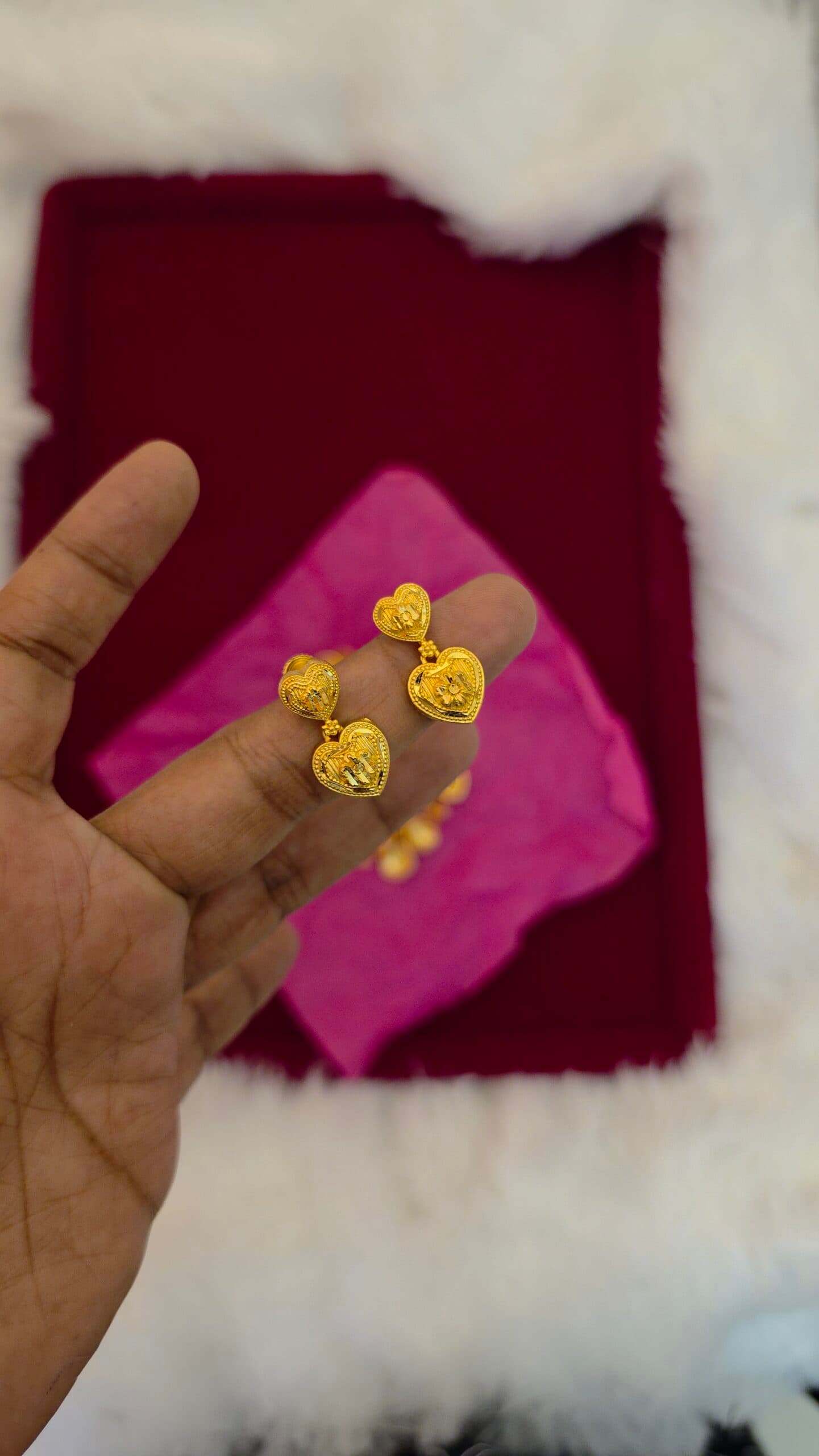  Premium foaming heart earing.