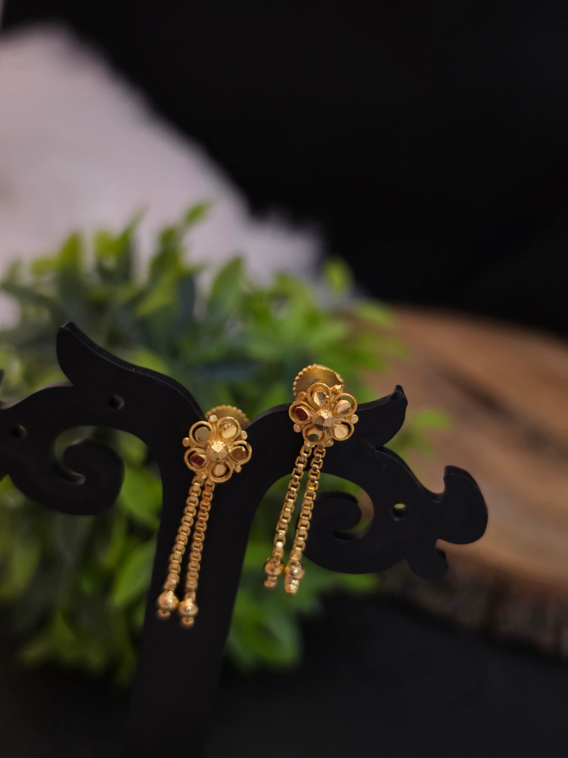 Premium foaming chain drops detachable earing.