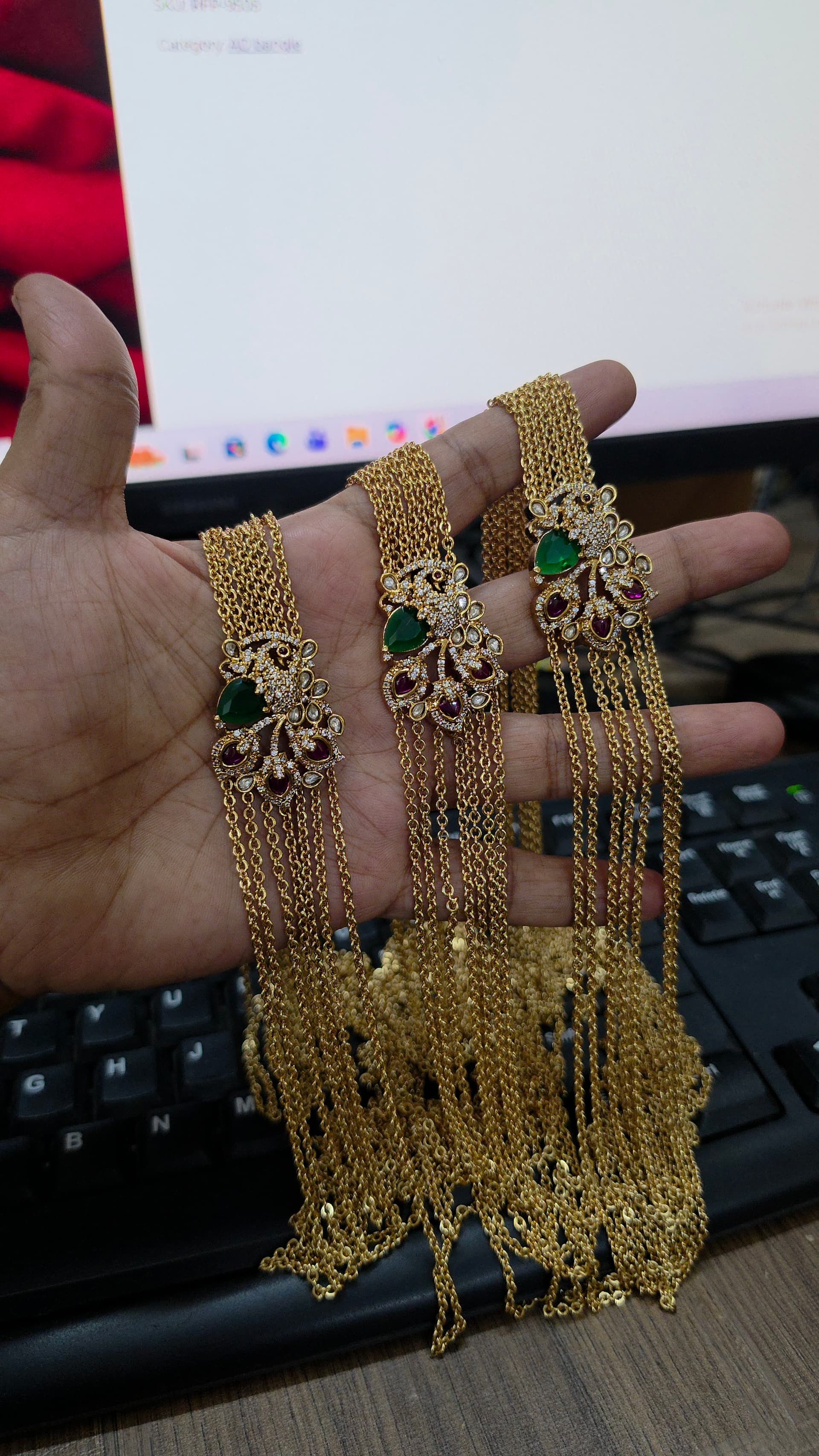 Premium Matt chandra haram peacock mugappu