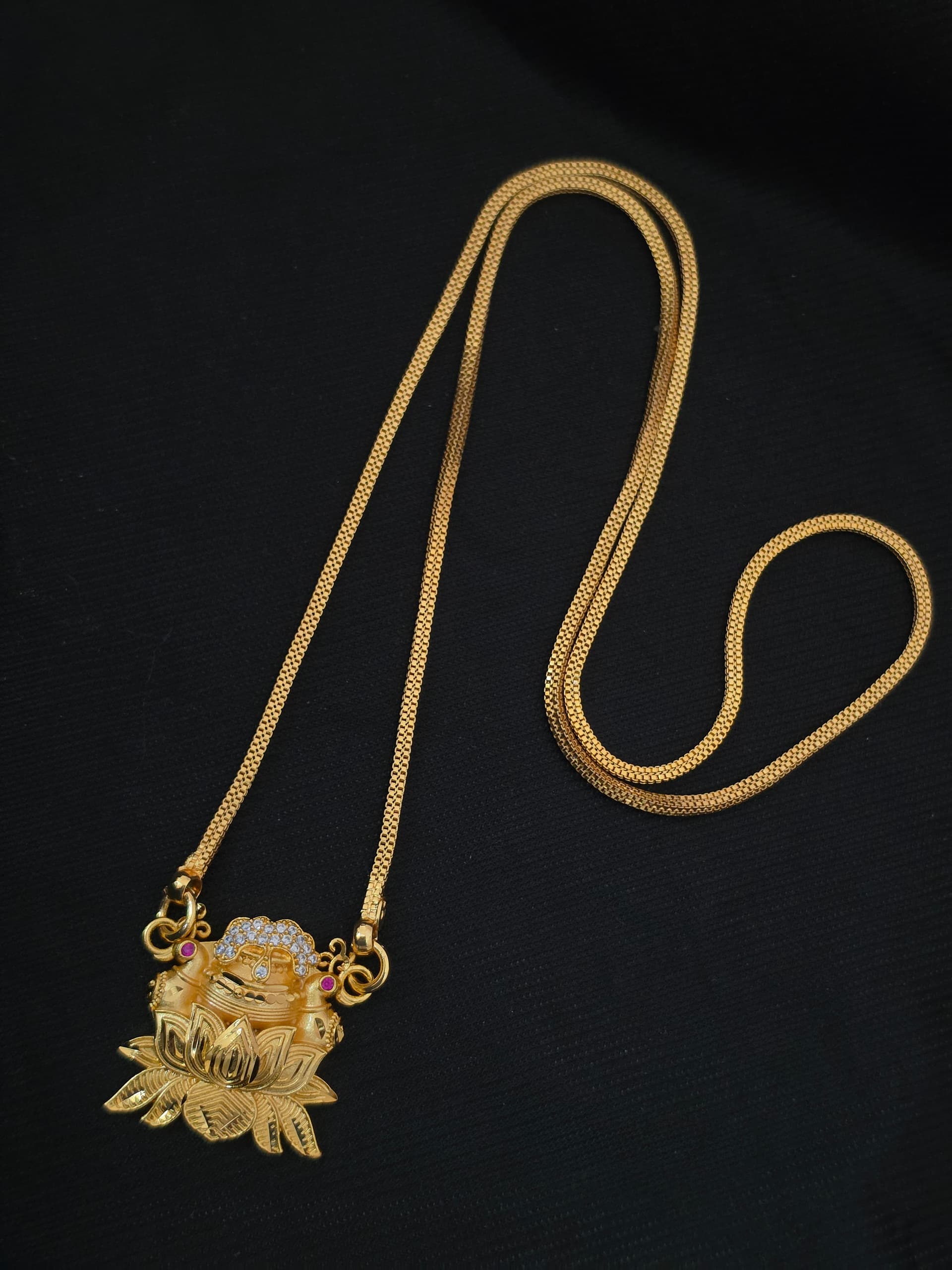 premium foaming 28 inch ad  stone lotus dollar chain 